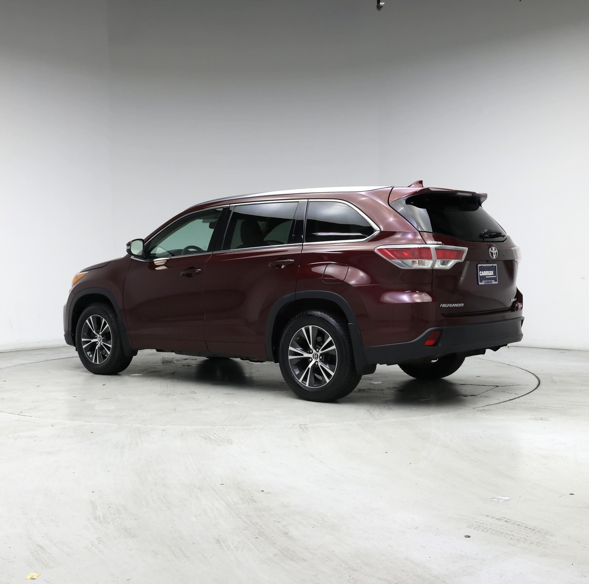 Thumbnail: 2016 Toyota Highlander - 2