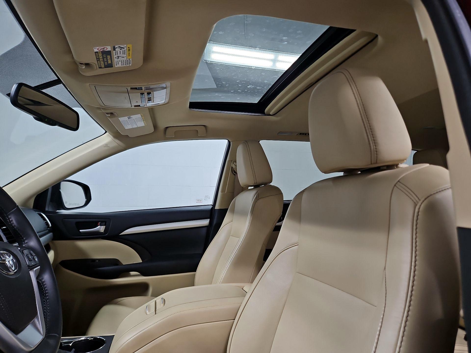 Thumbnail: 2016 Toyota Highlander - 19
