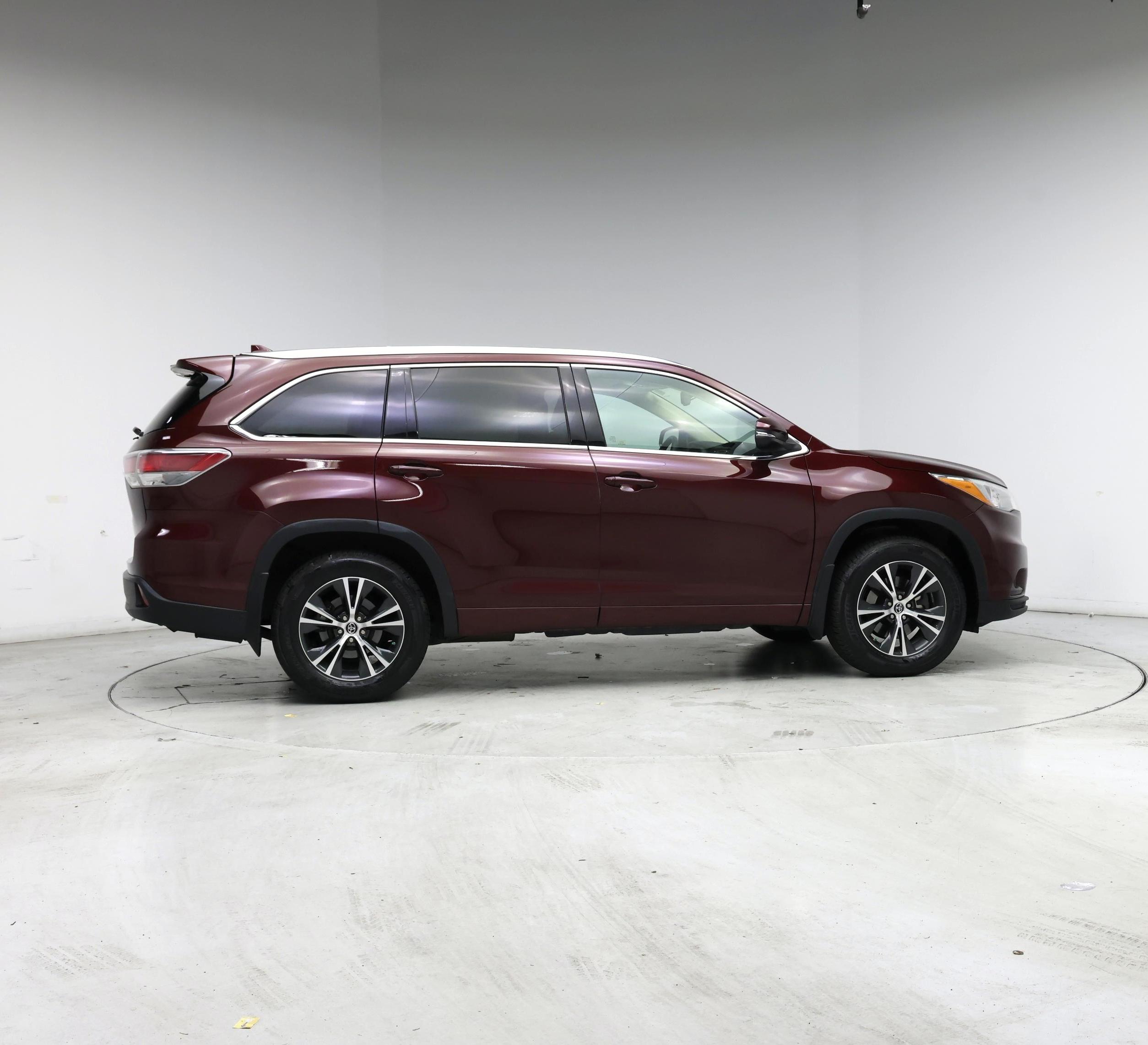 Thumbnail: 2016 Toyota Highlander - 7