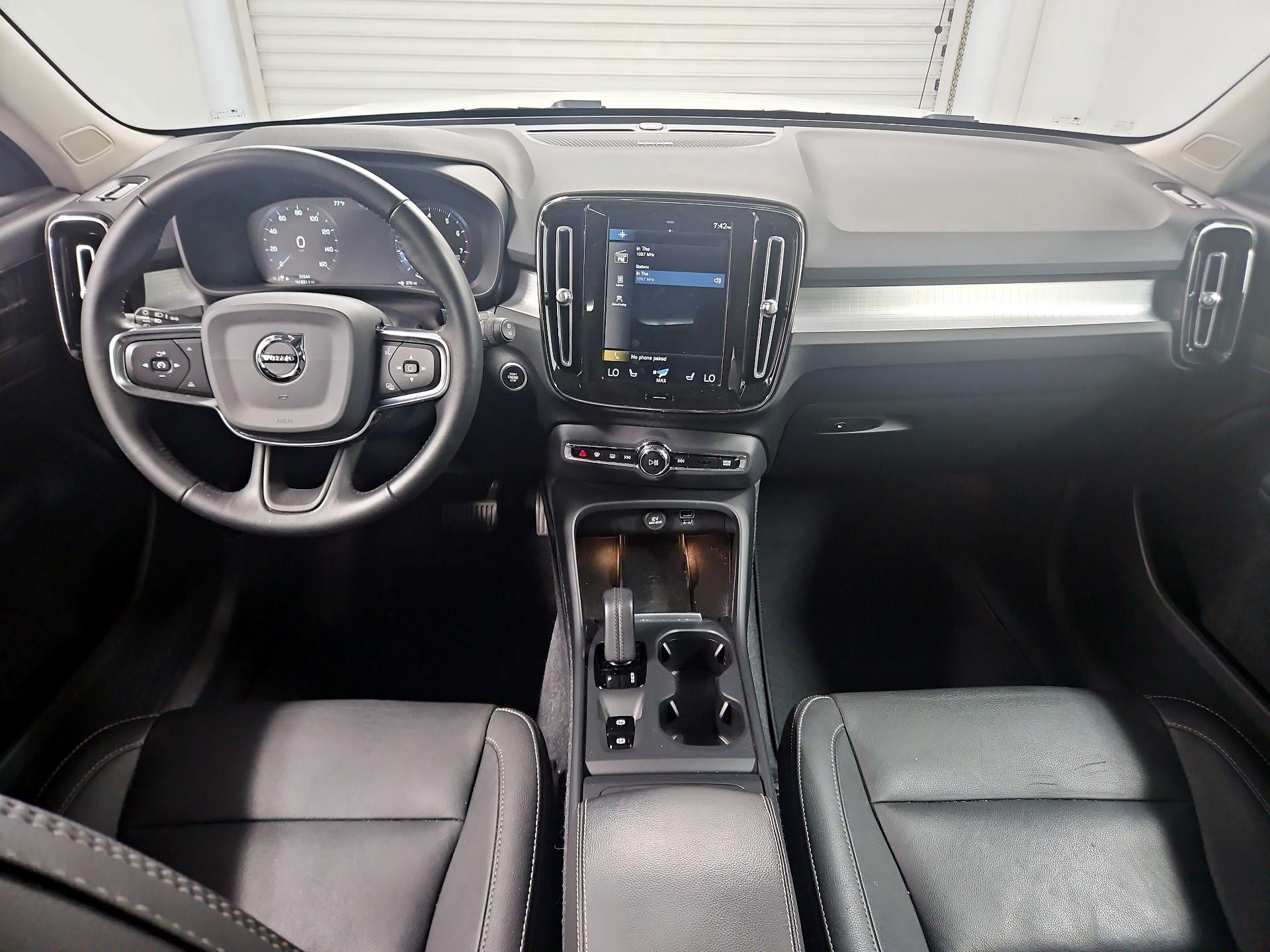 Thumbnail: 2021 Volvo XC40 - 9