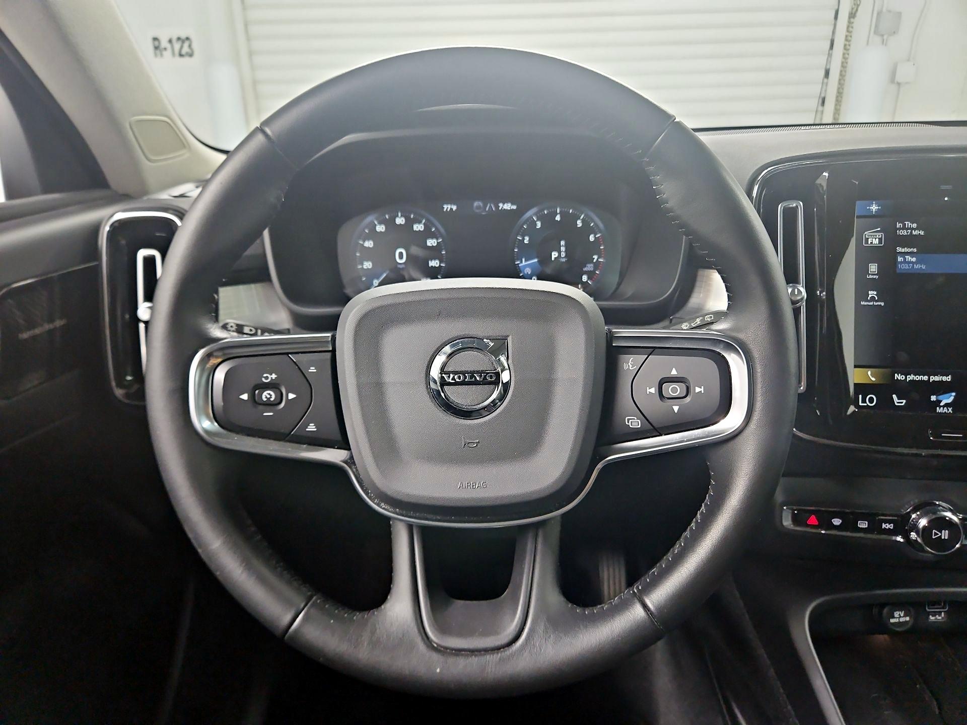 Thumbnail: 2021 Volvo XC40 - 10
