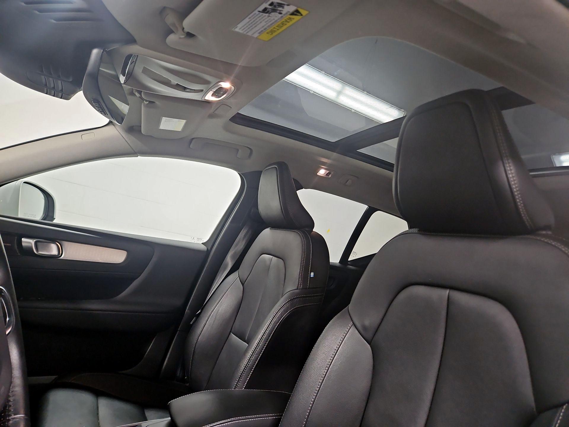 Thumbnail: 2021 Volvo XC40 - 20
