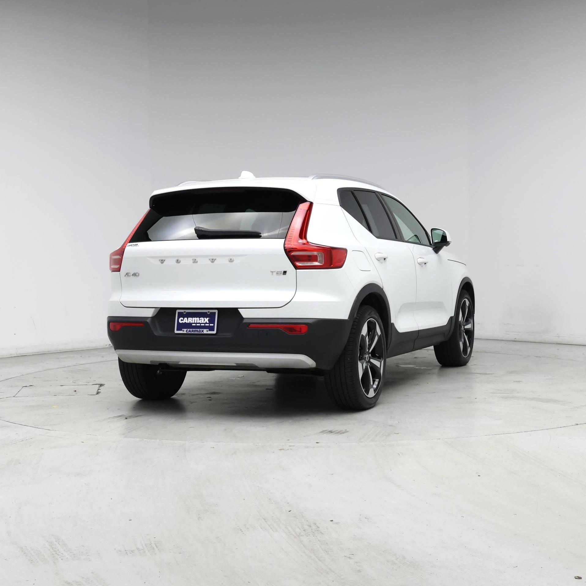 Thumbnail: 2021 Volvo XC40 - 8
