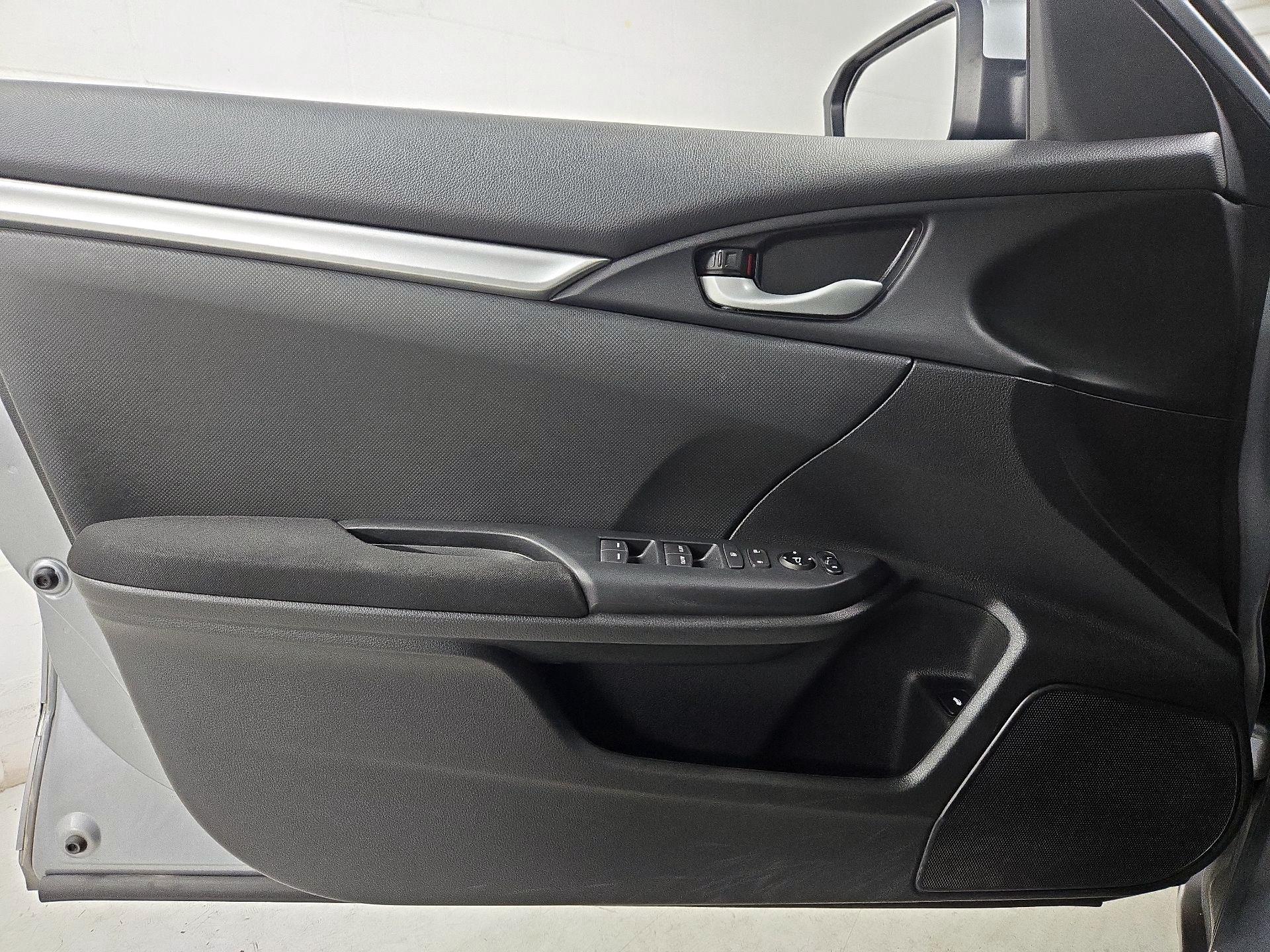 Thumbnail: 2018 Honda Civic - 12