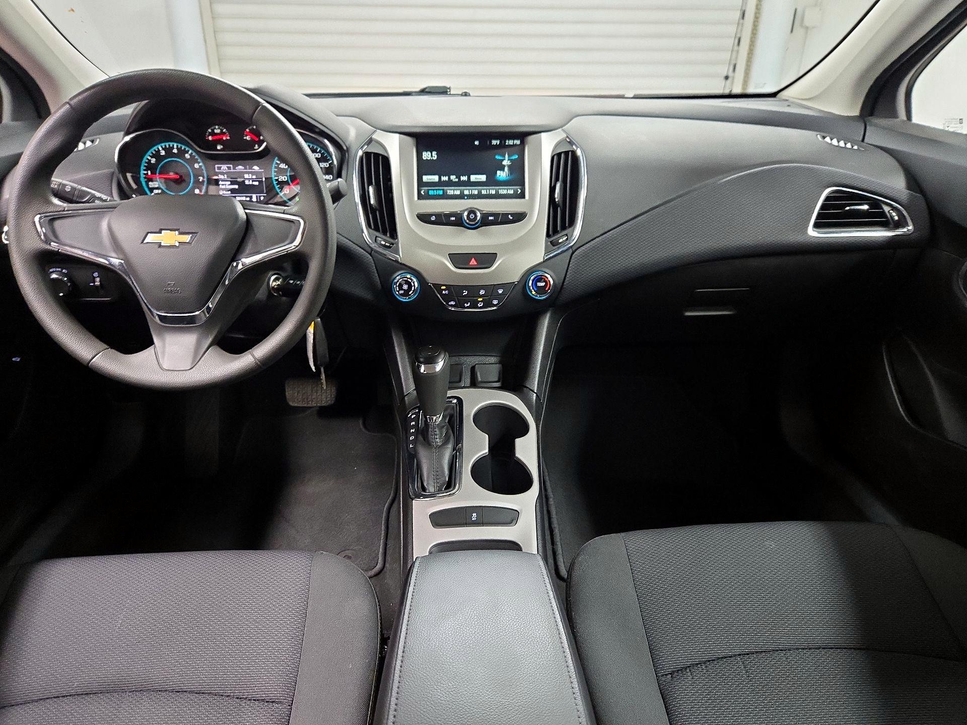 Thumbnail: 2018 Chevrolet Cruze - 9