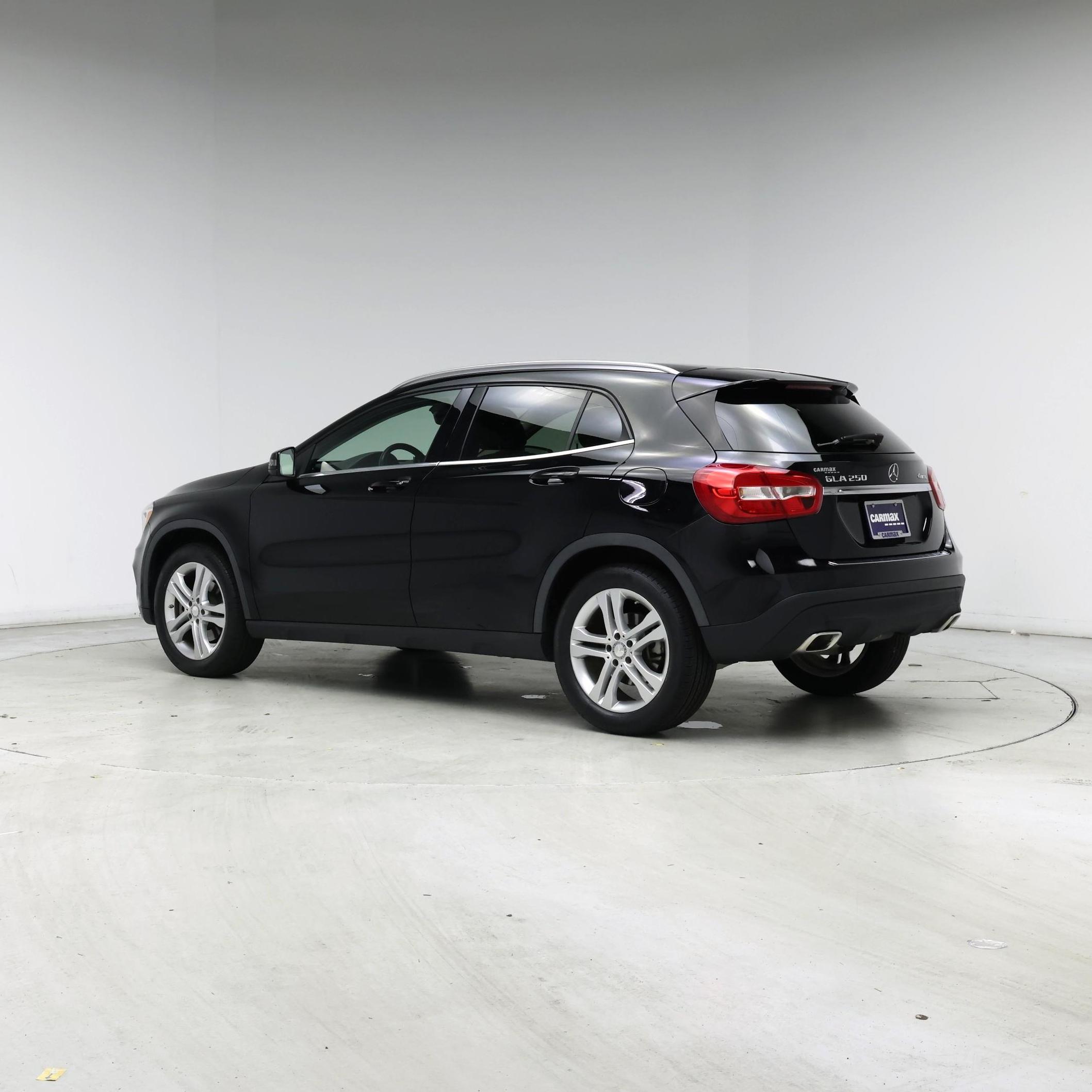 Thumbnail: 2015 Mercedes-Benz GLA - 2