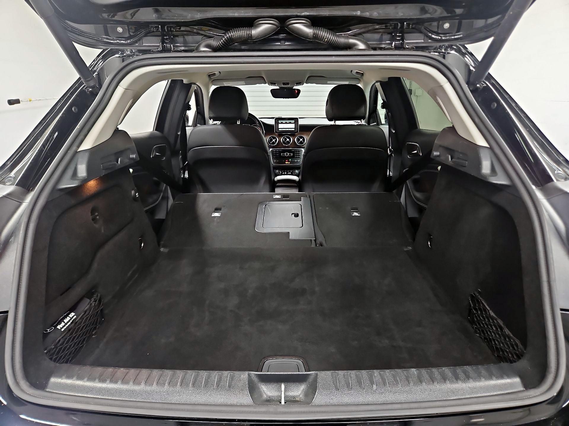 Thumbnail: 2015 Mercedes-Benz GLA - 20
