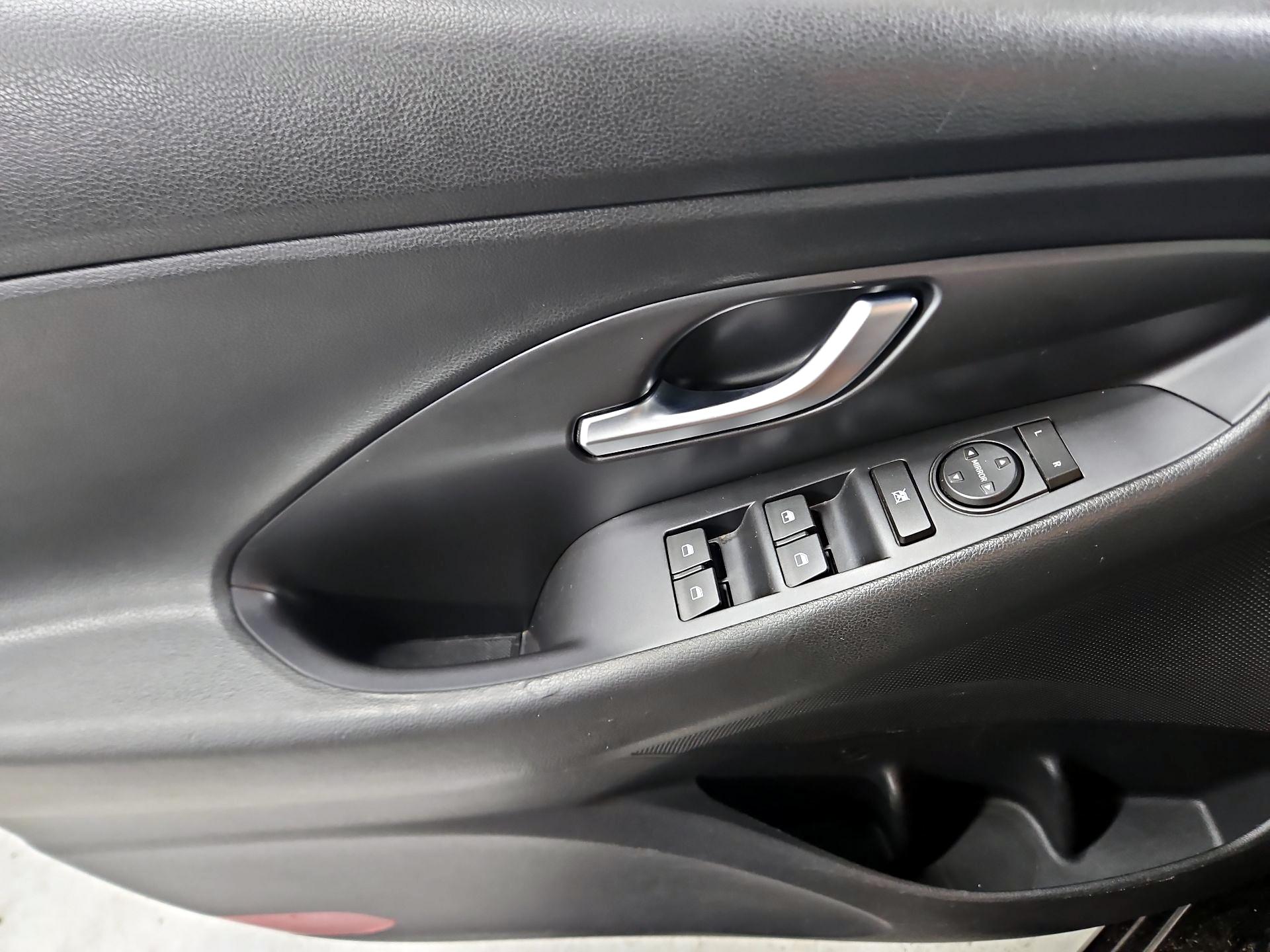Thumbnail: 2018 Hyundai Elantra - 12