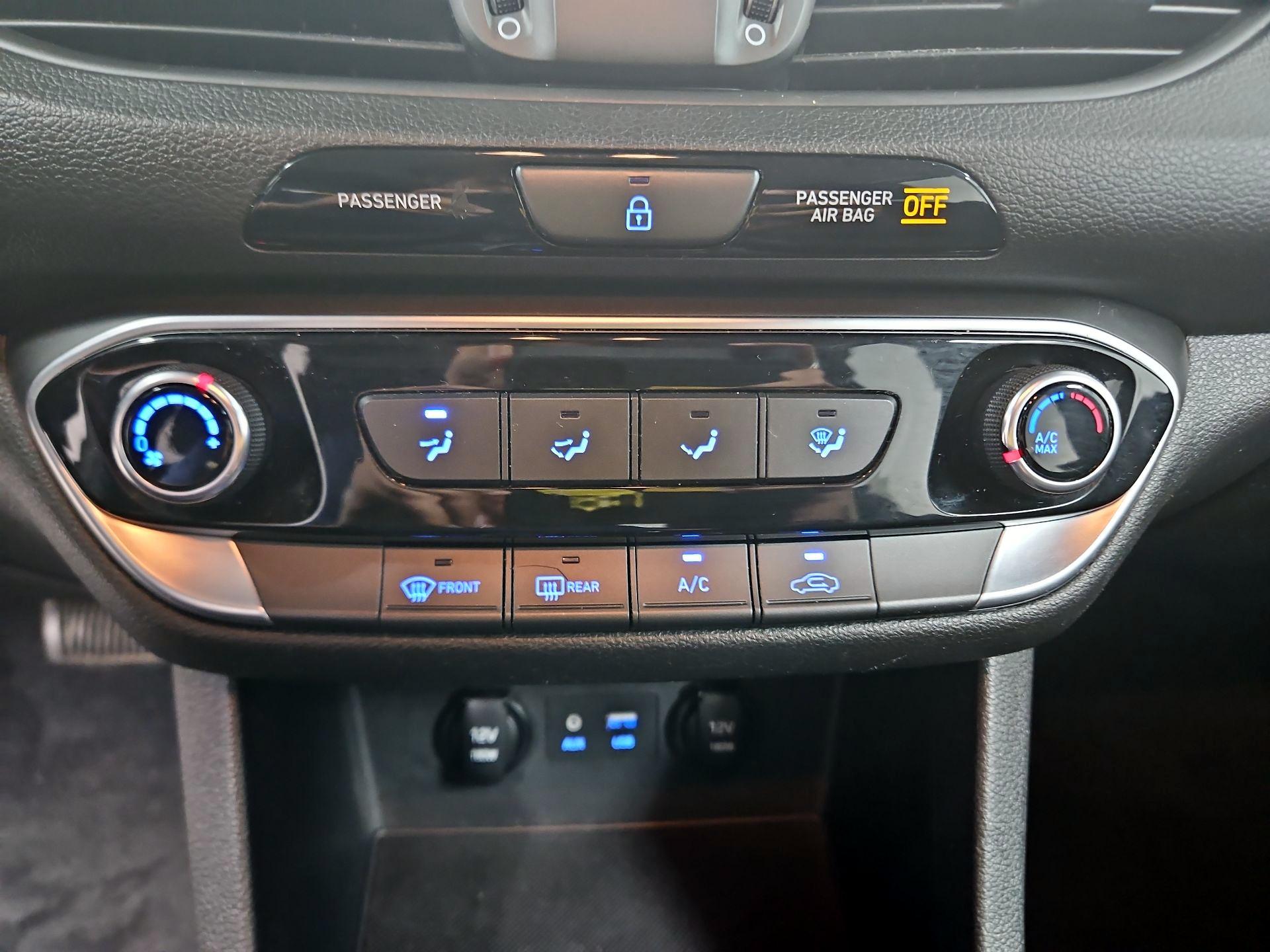 Thumbnail: 2018 Hyundai Elantra - 16