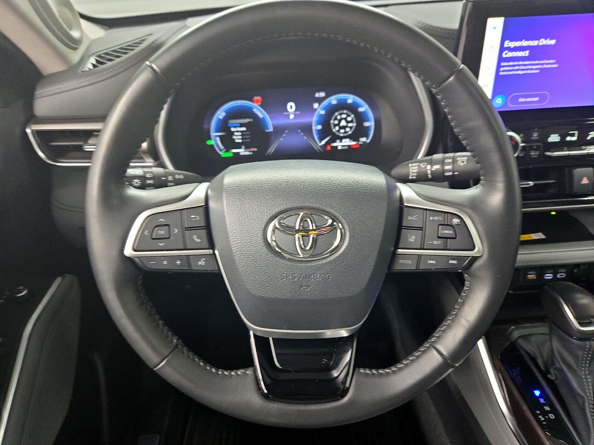 Thumbnail: 2023 Toyota Highlander - 10