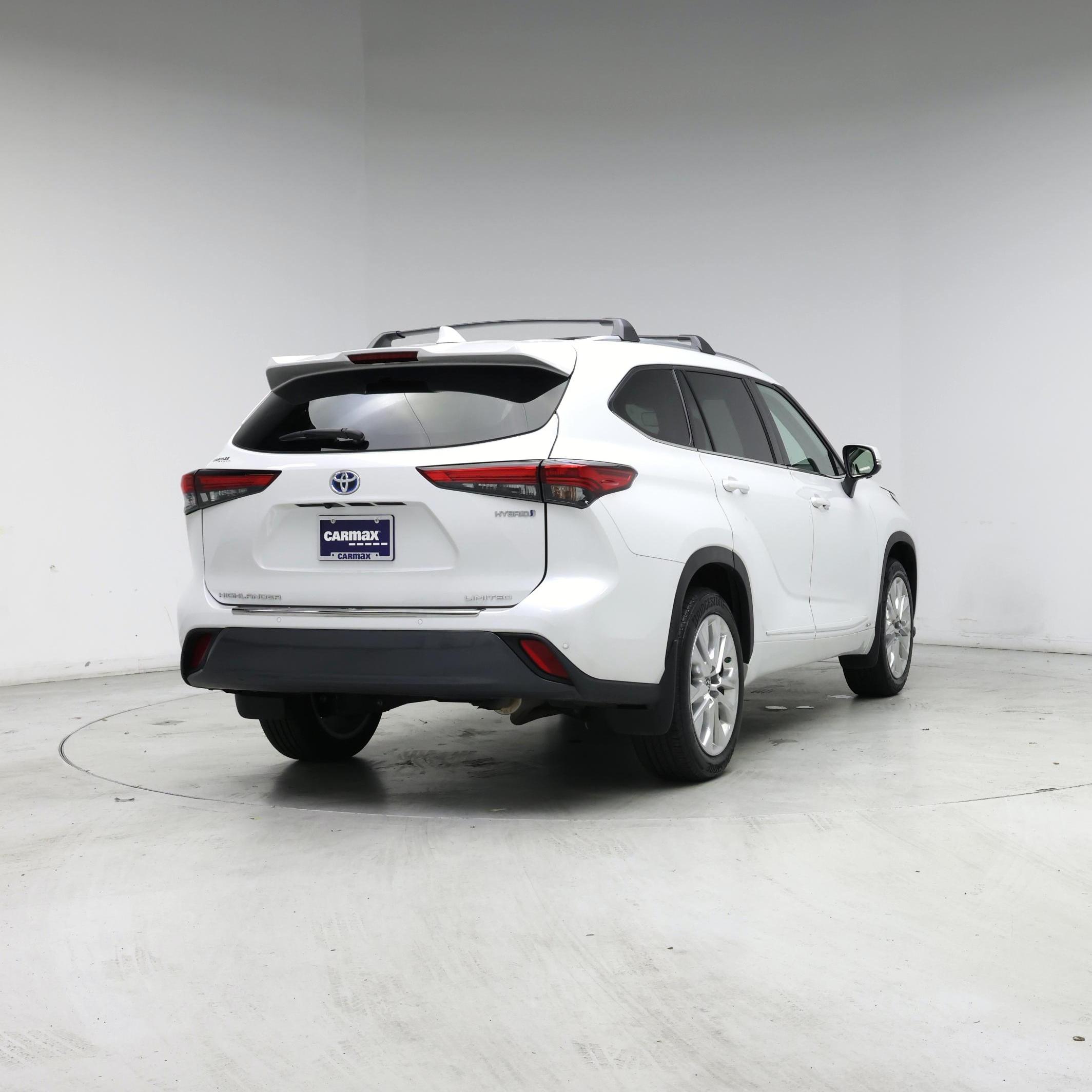 Thumbnail: 2023 Toyota Highlander - 8
