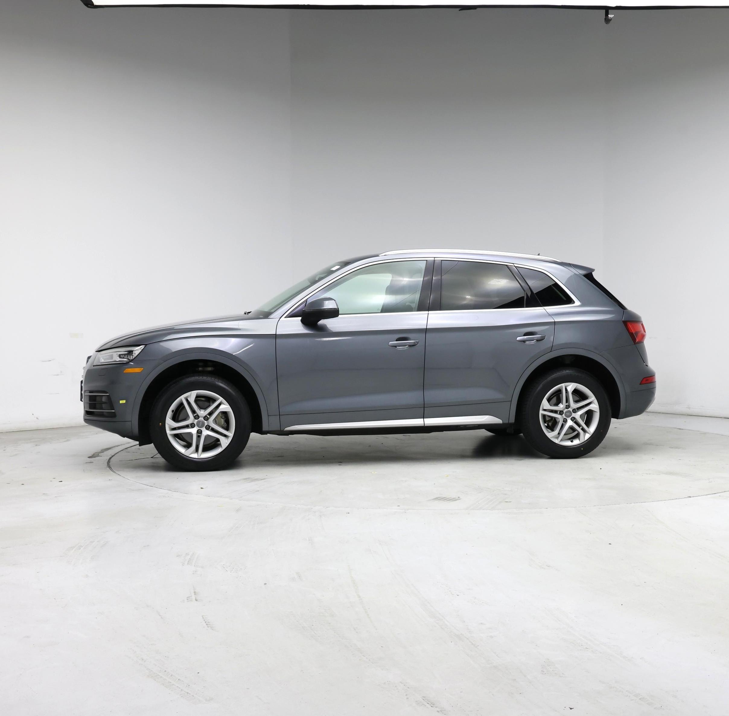 Thumbnail: 2019 Audi Q5 - 3