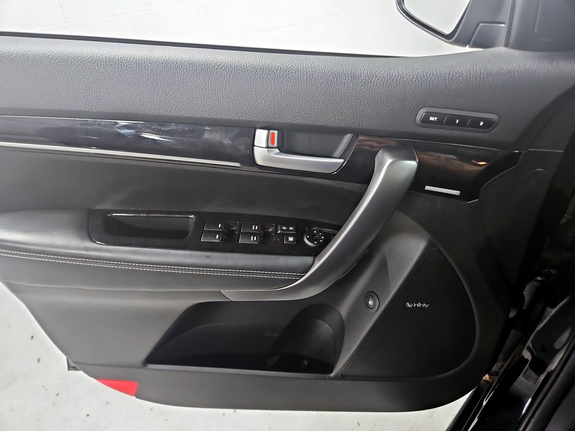 Thumbnail: 2015 Kia Sorento - 12