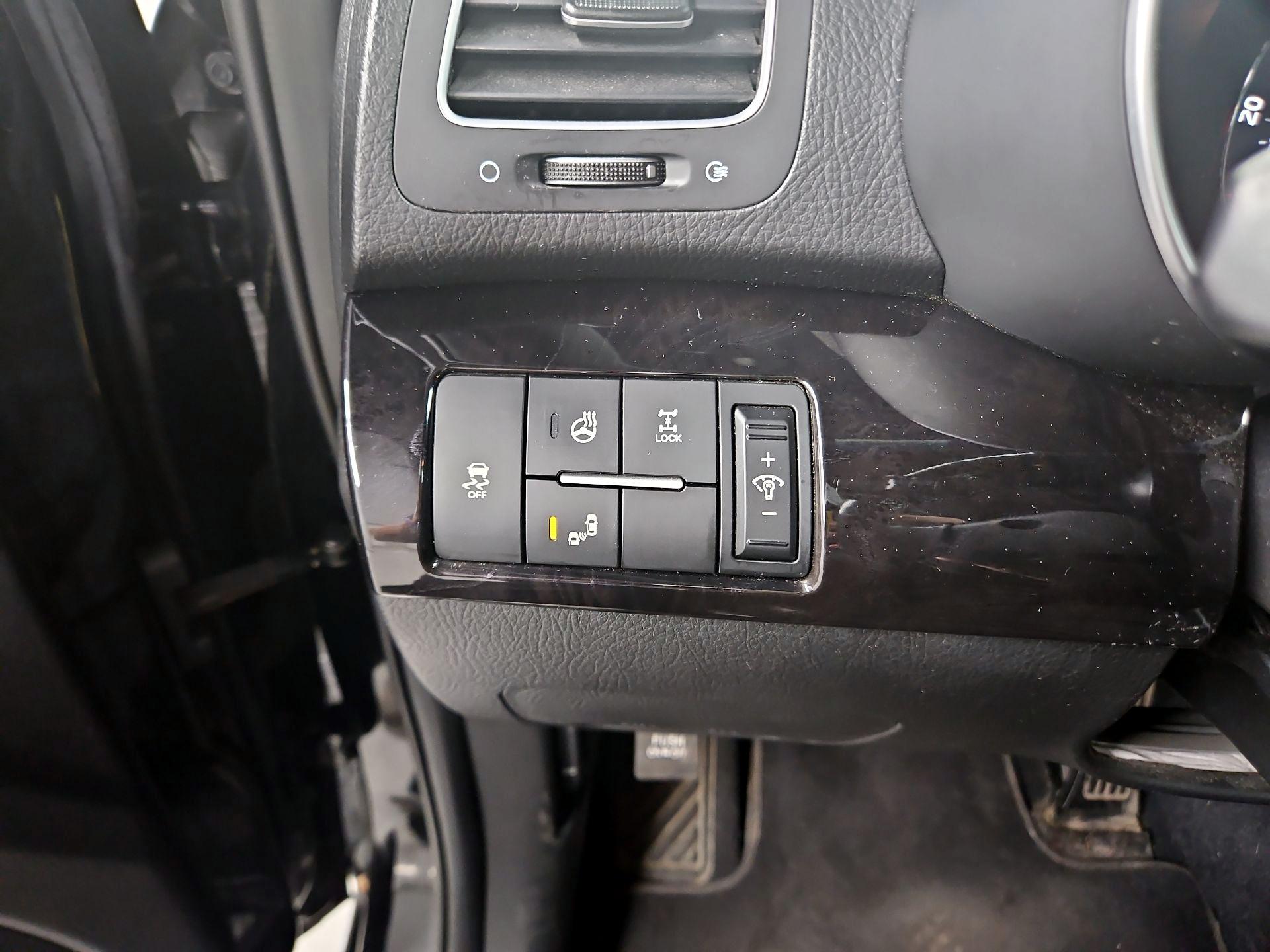 Thumbnail: 2015 Kia Sorento - 13