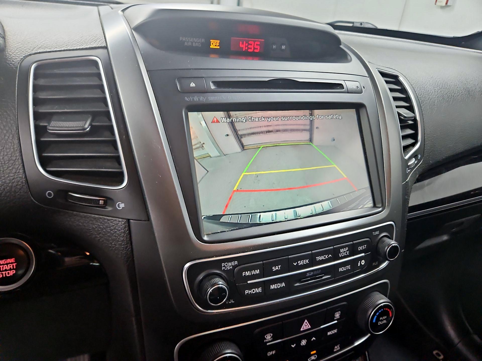 Thumbnail: 2015 Kia Sorento - 15