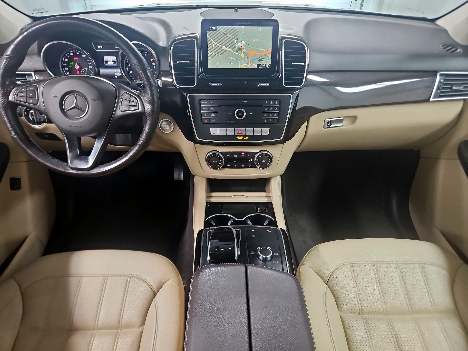 Thumbnail: 2017 Mercedes-Benz GLE - 9