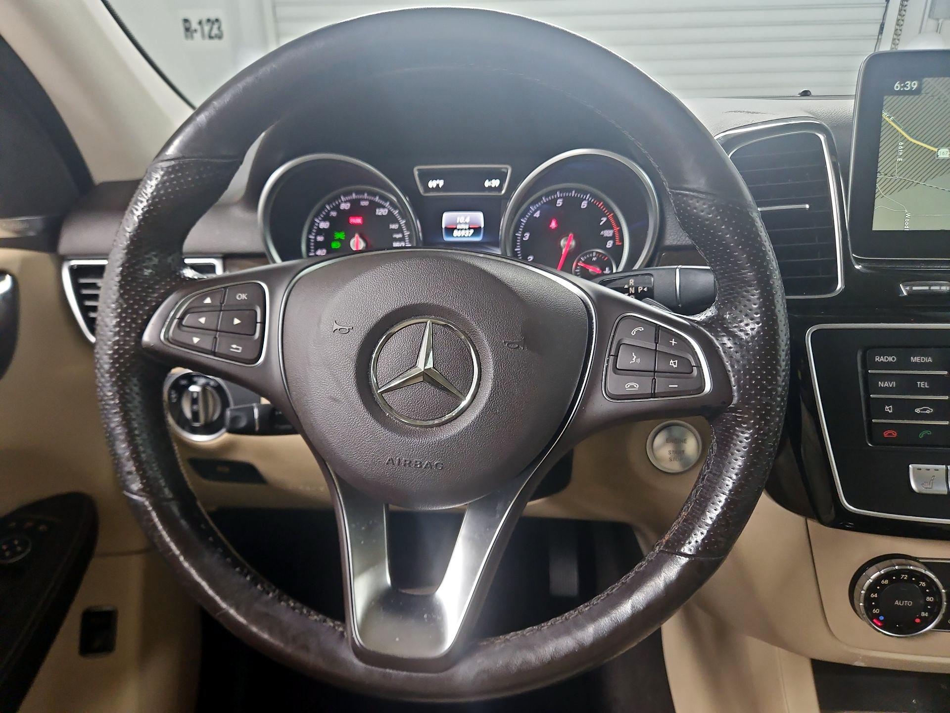 Thumbnail: 2017 Mercedes-Benz GLE - 10
