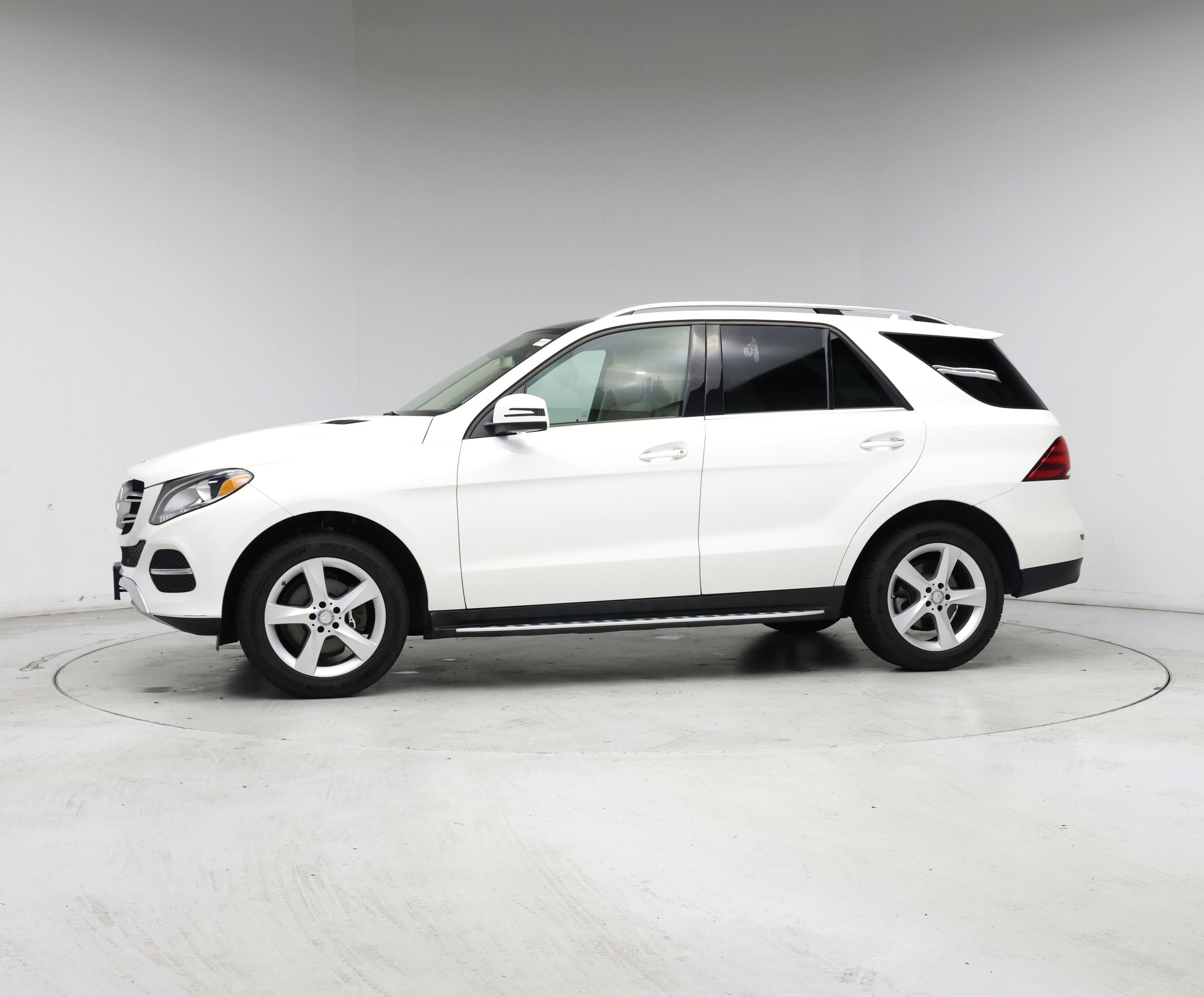 Thumbnail: 2017 Mercedes-Benz GLE - 3