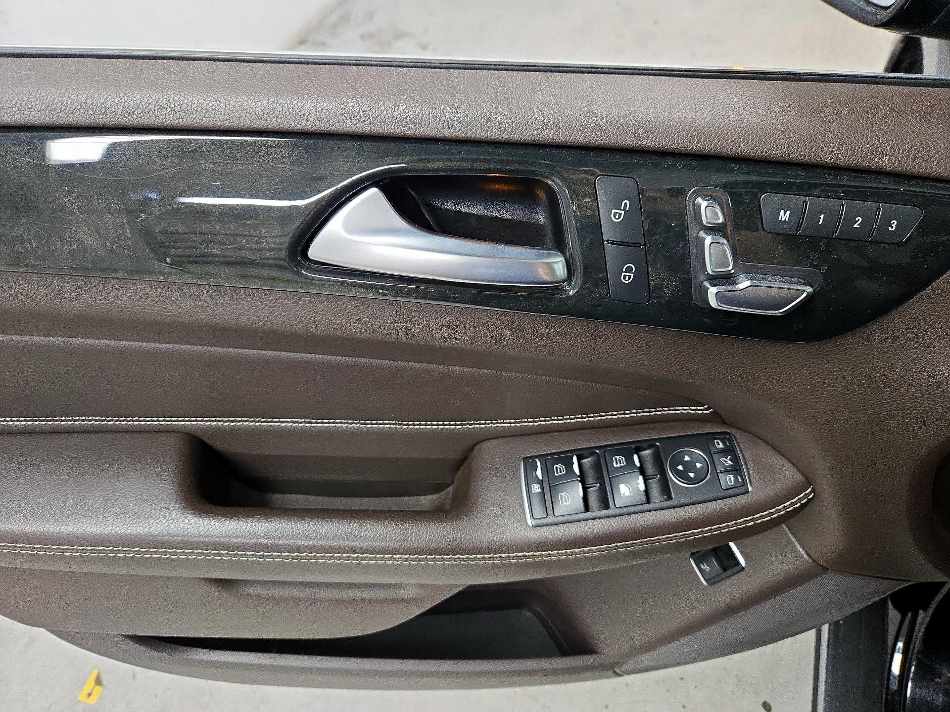 Thumbnail: 2016 Mercedes-Benz GLE - 12