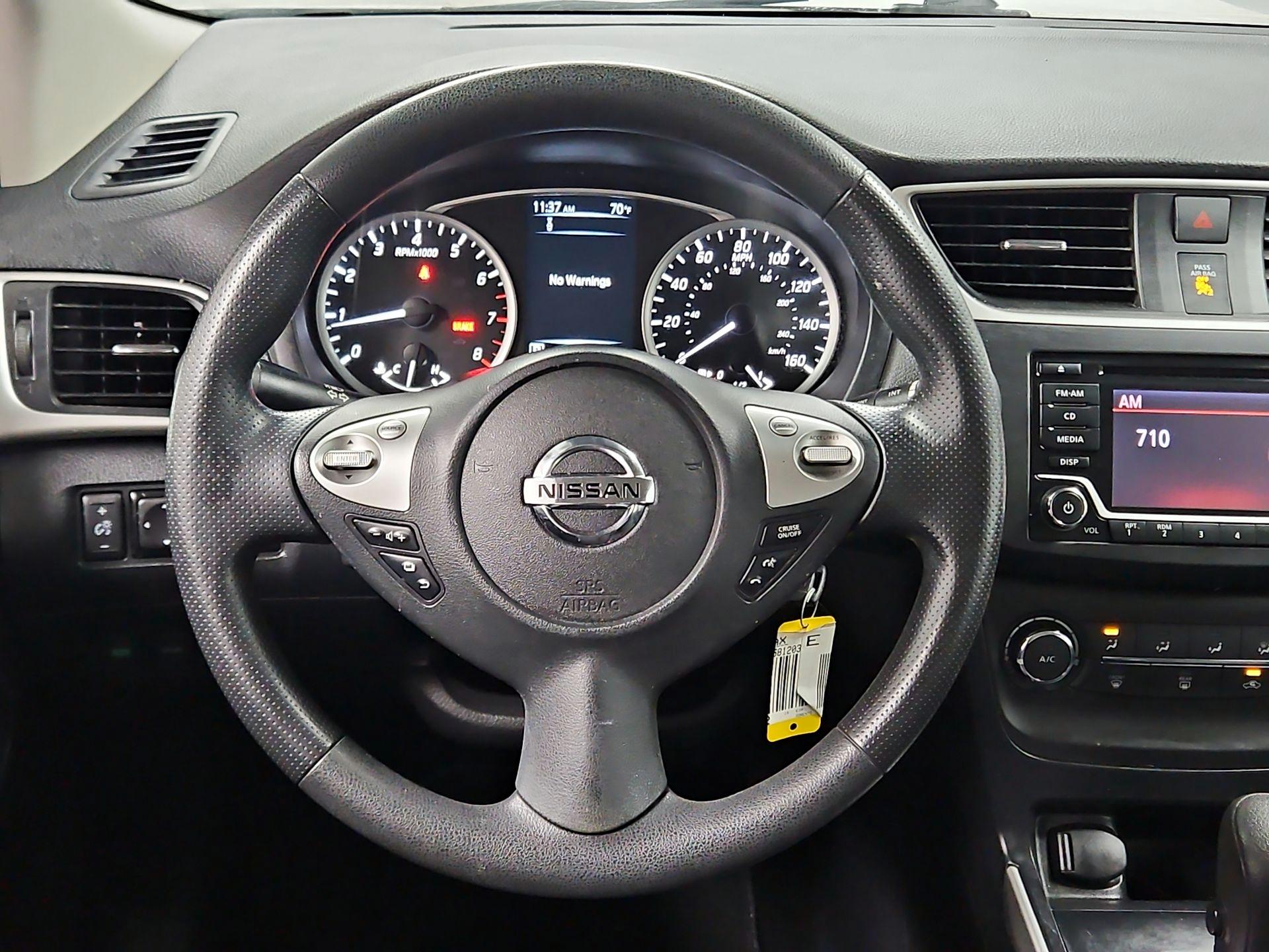 Thumbnail: 2018 Nissan Sentra - 10