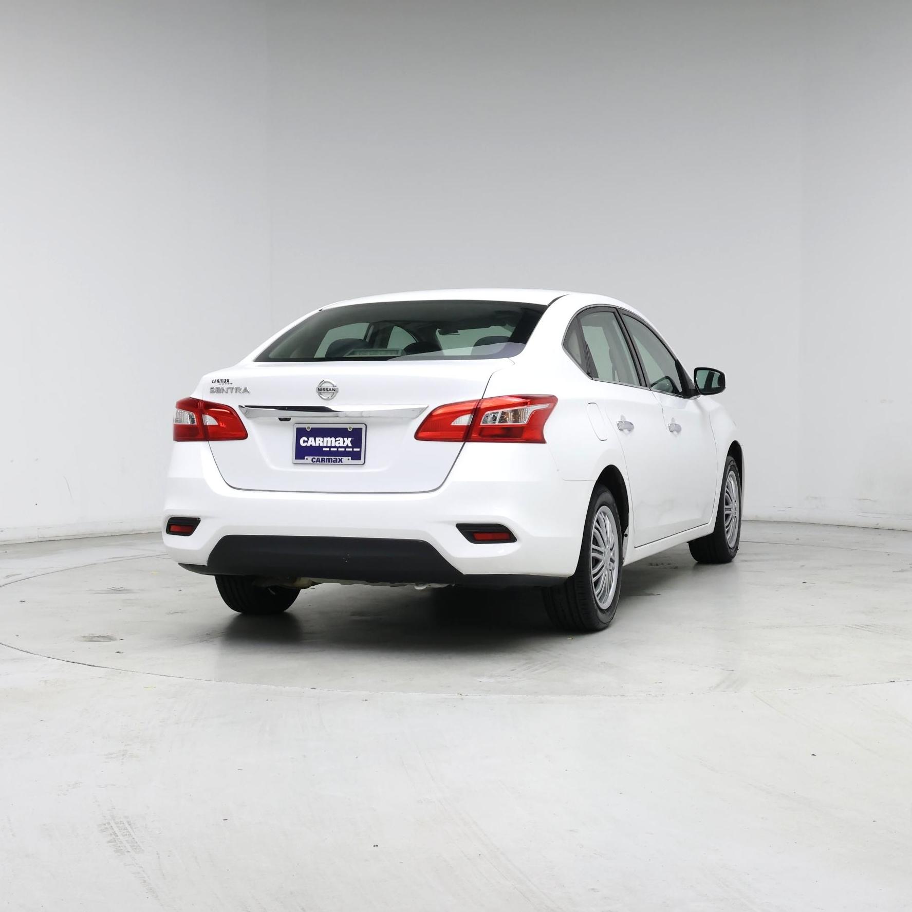Thumbnail: 2018 Nissan Sentra - 8
