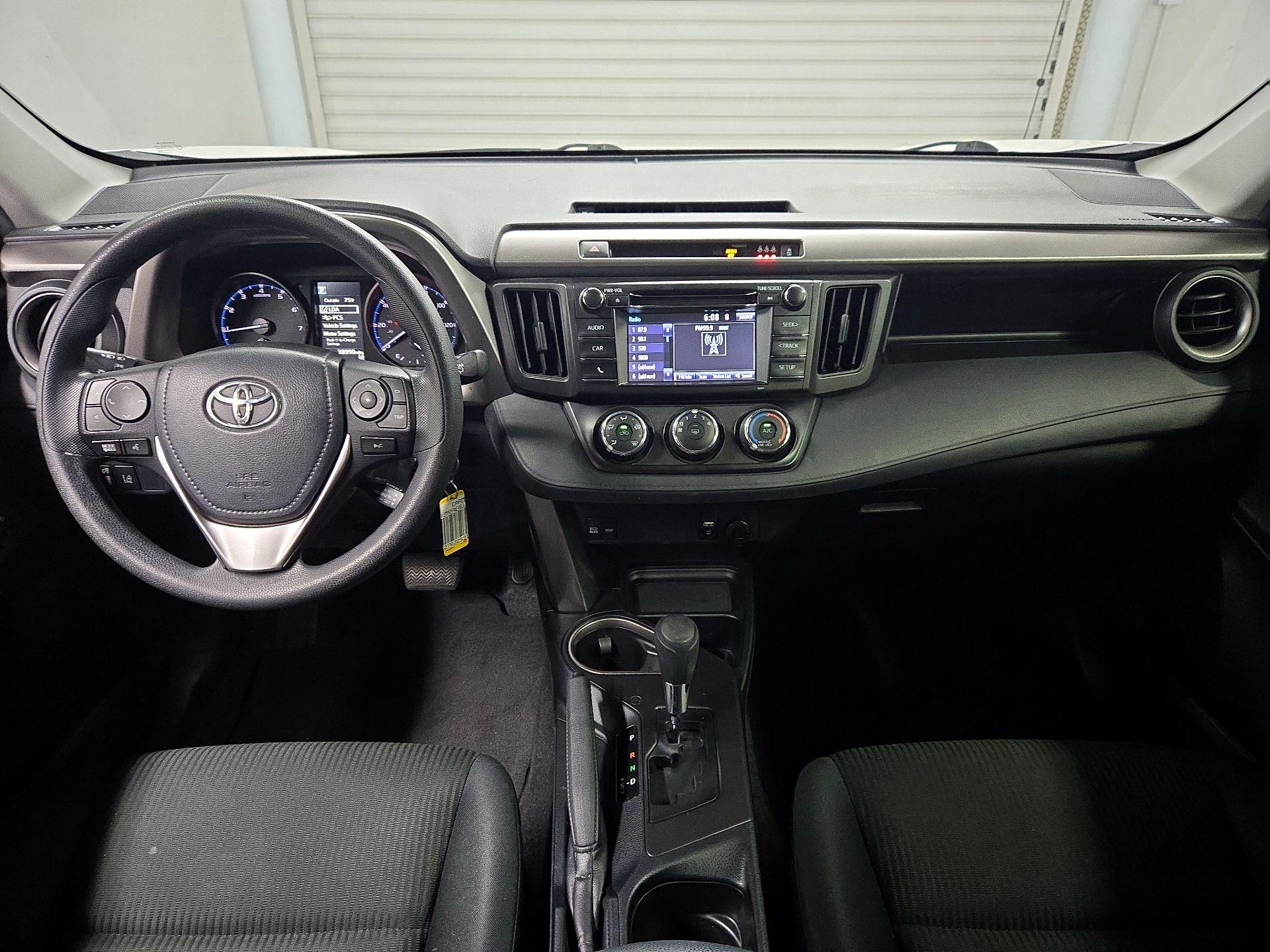 Thumbnail: 2018 Toyota RAV4 - 9
