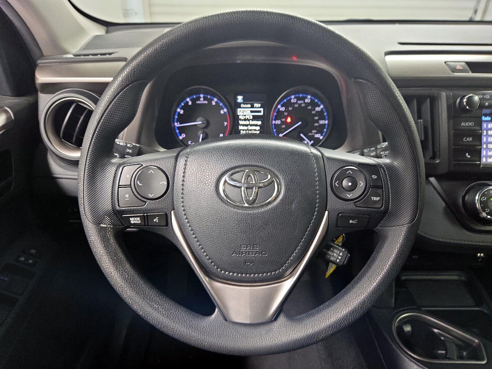 Thumbnail: 2018 Toyota RAV4 - 10