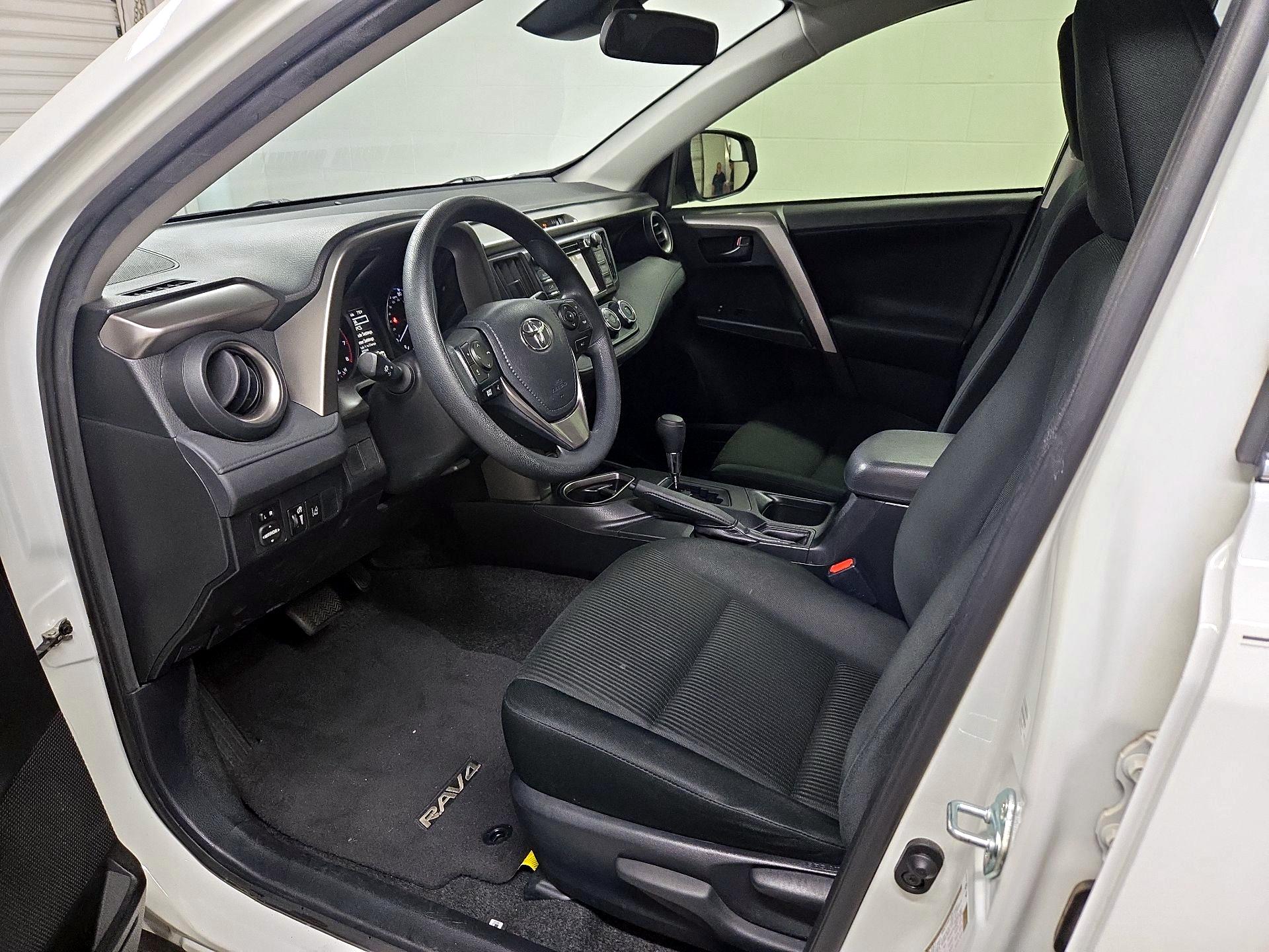 Thumbnail: 2018 Toyota RAV4 - 11