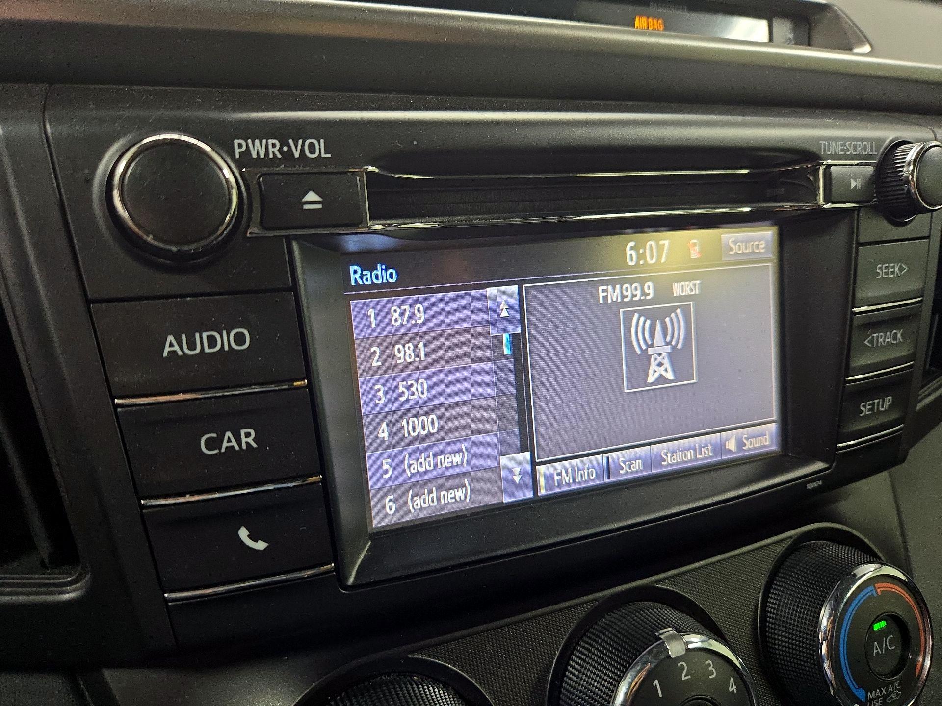 Thumbnail: 2018 Toyota RAV4 - 15