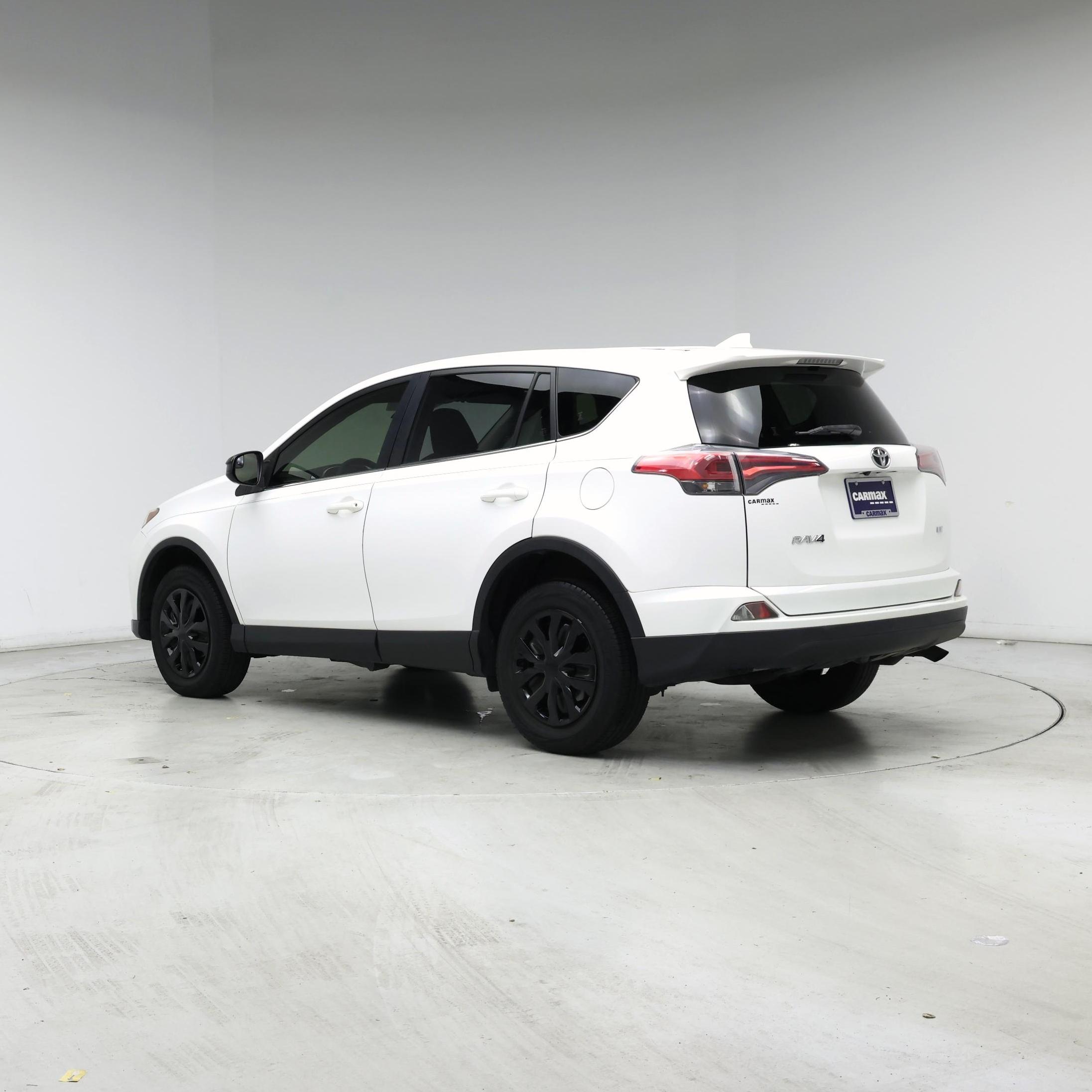 Thumbnail: 2018 Toyota RAV4 - 2
