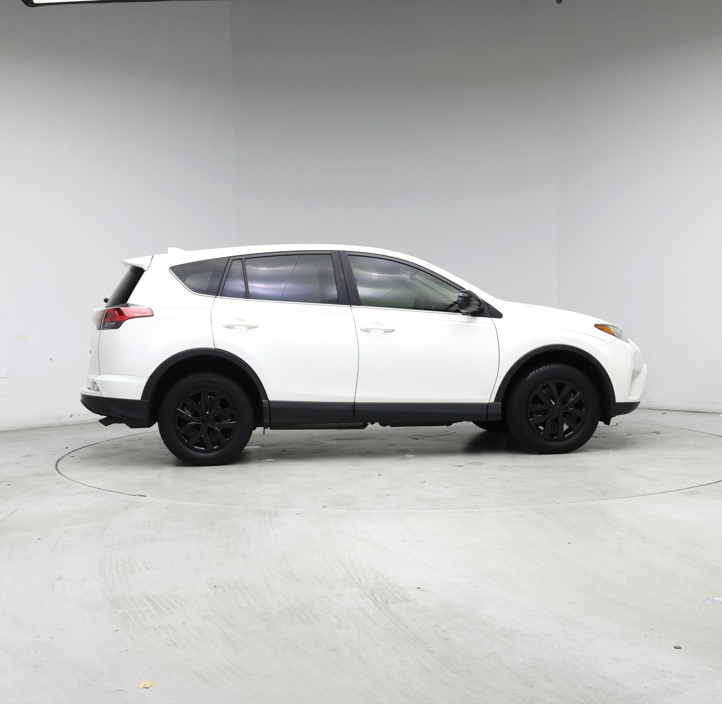 Thumbnail: 2018 Toyota RAV4 - 7