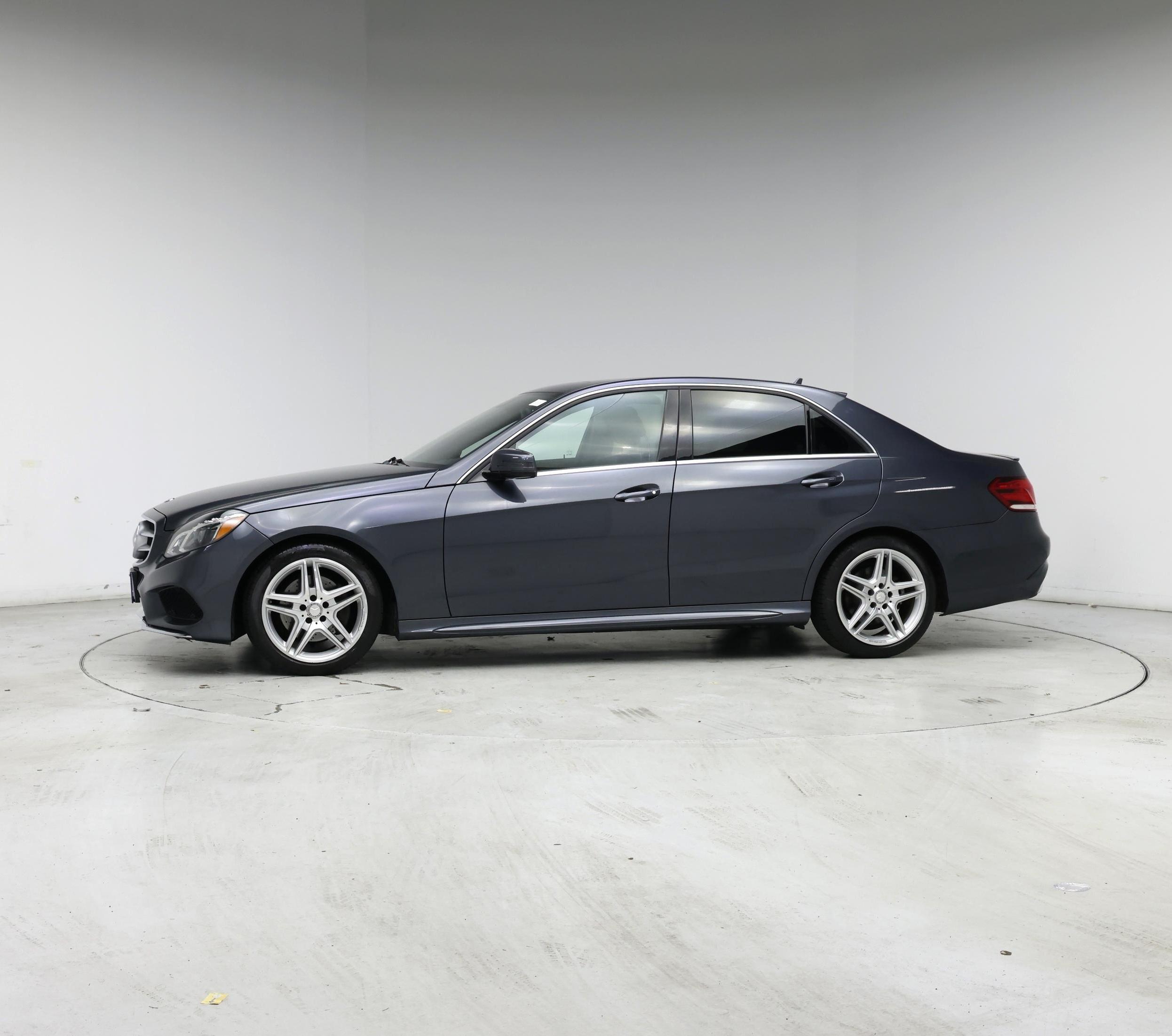 Thumbnail: 2014 Mercedes-Benz E-Class - 3