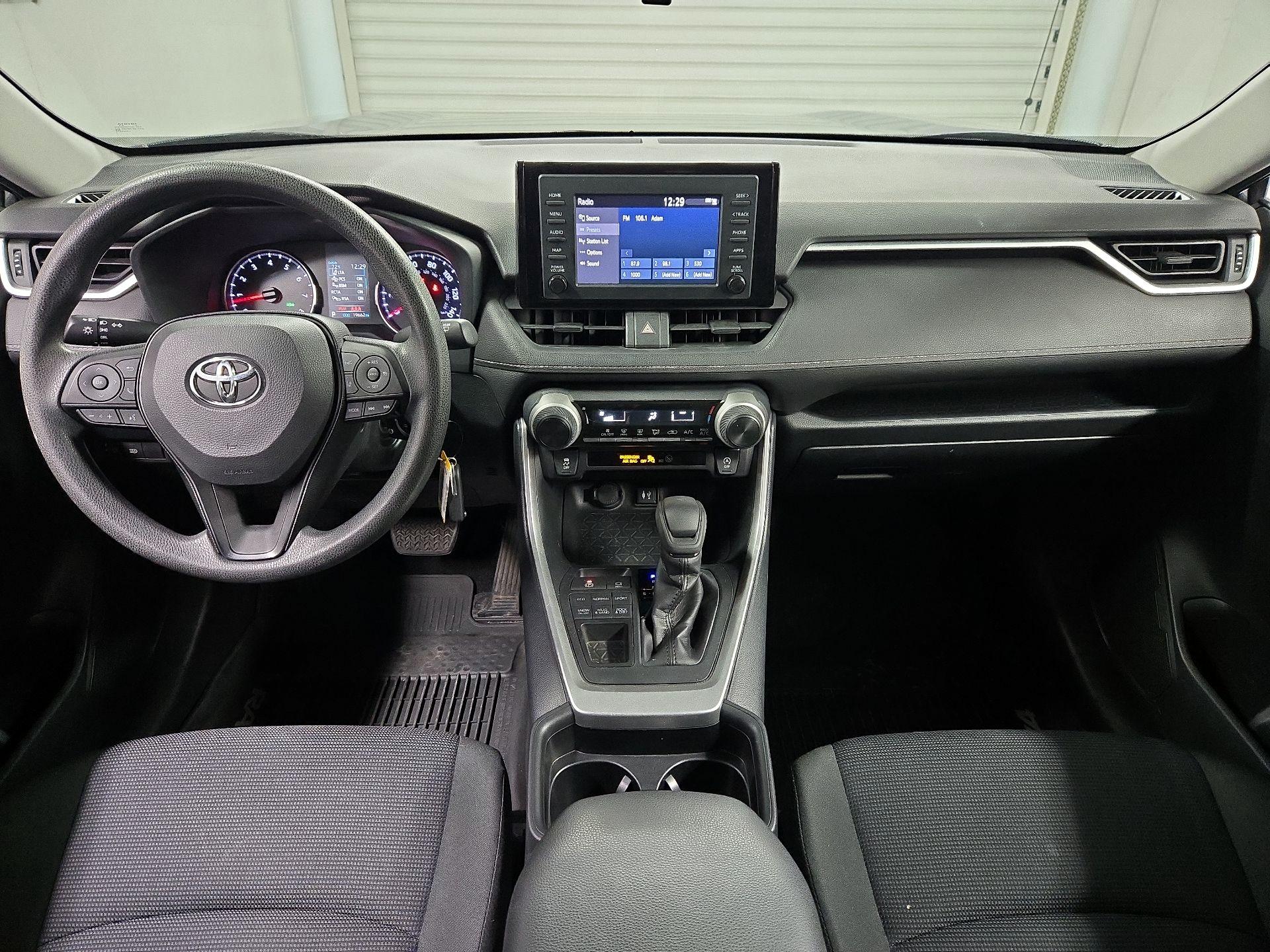 Thumbnail: 2019 Toyota RAV4 - 9