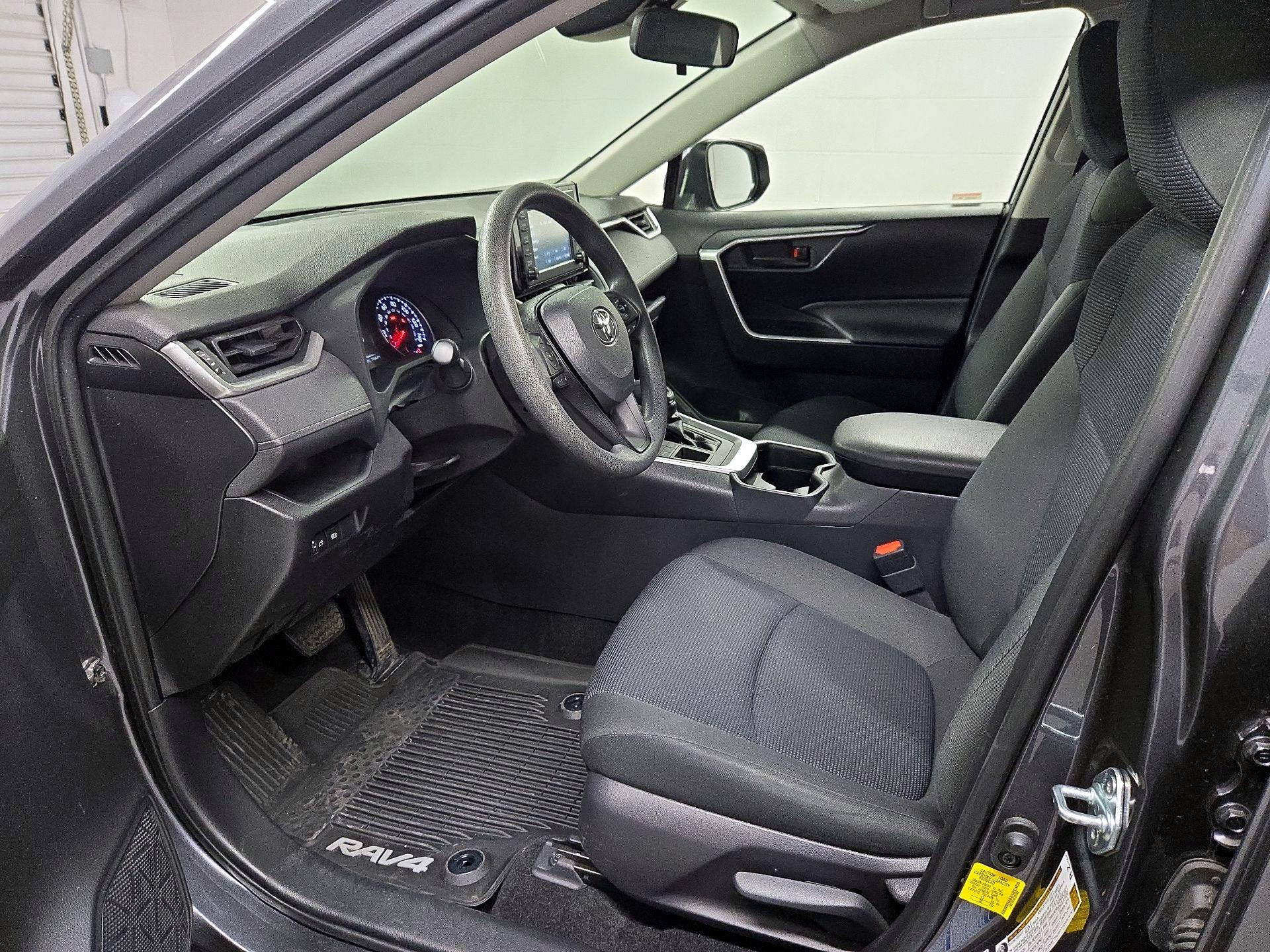 Thumbnail: 2019 Toyota RAV4 - 11