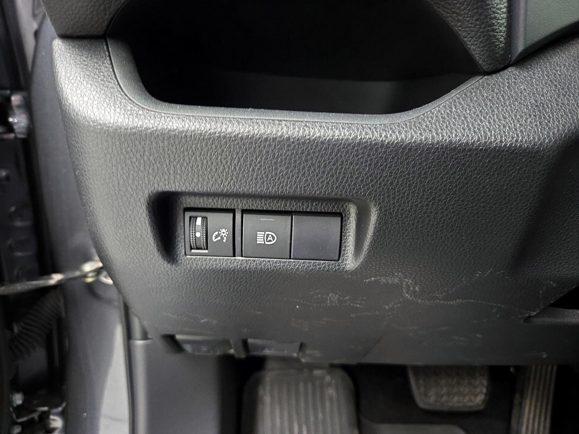 Thumbnail: 2019 Toyota RAV4 - 13
