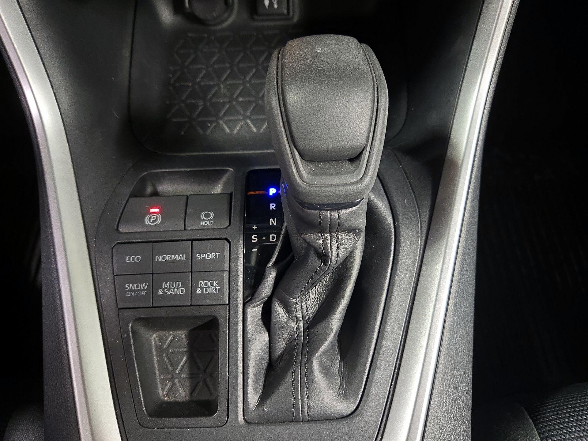 Thumbnail: 2019 Toyota RAV4 - 17