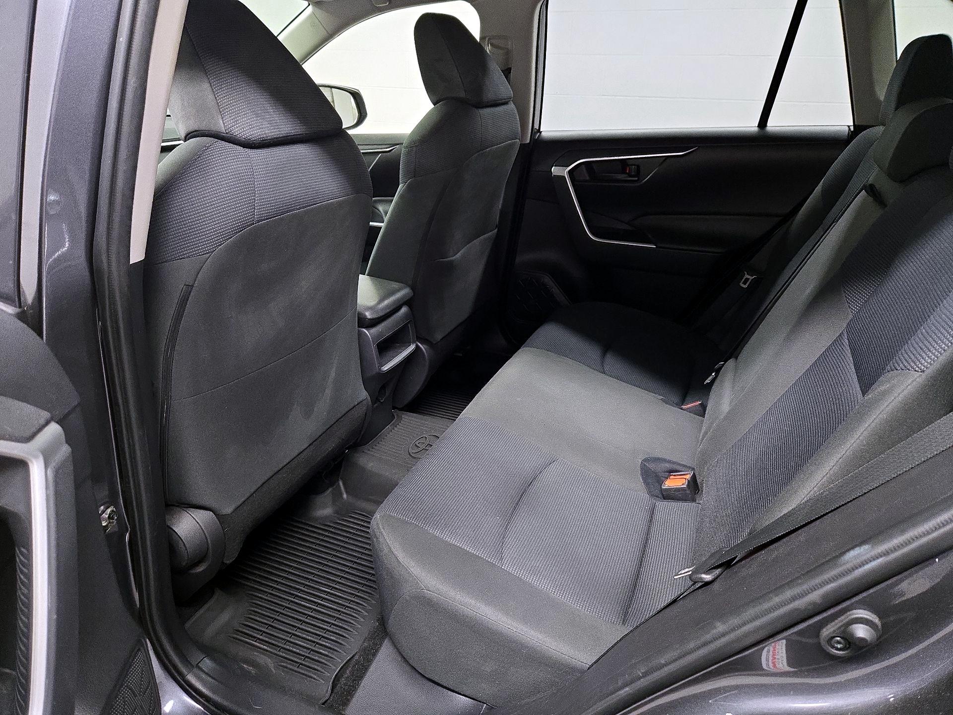 Thumbnail: 2019 Toyota RAV4 - 19