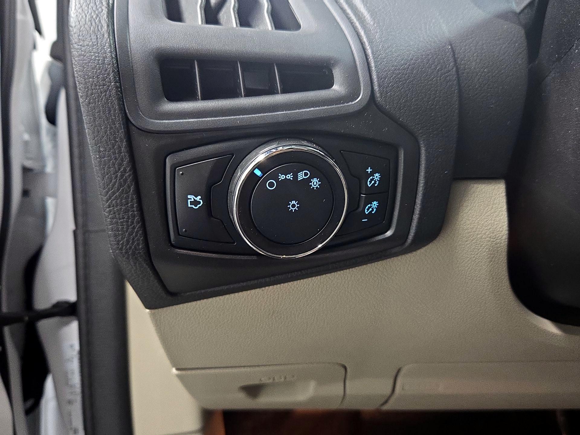 Thumbnail: 2014 Ford Focus - 13