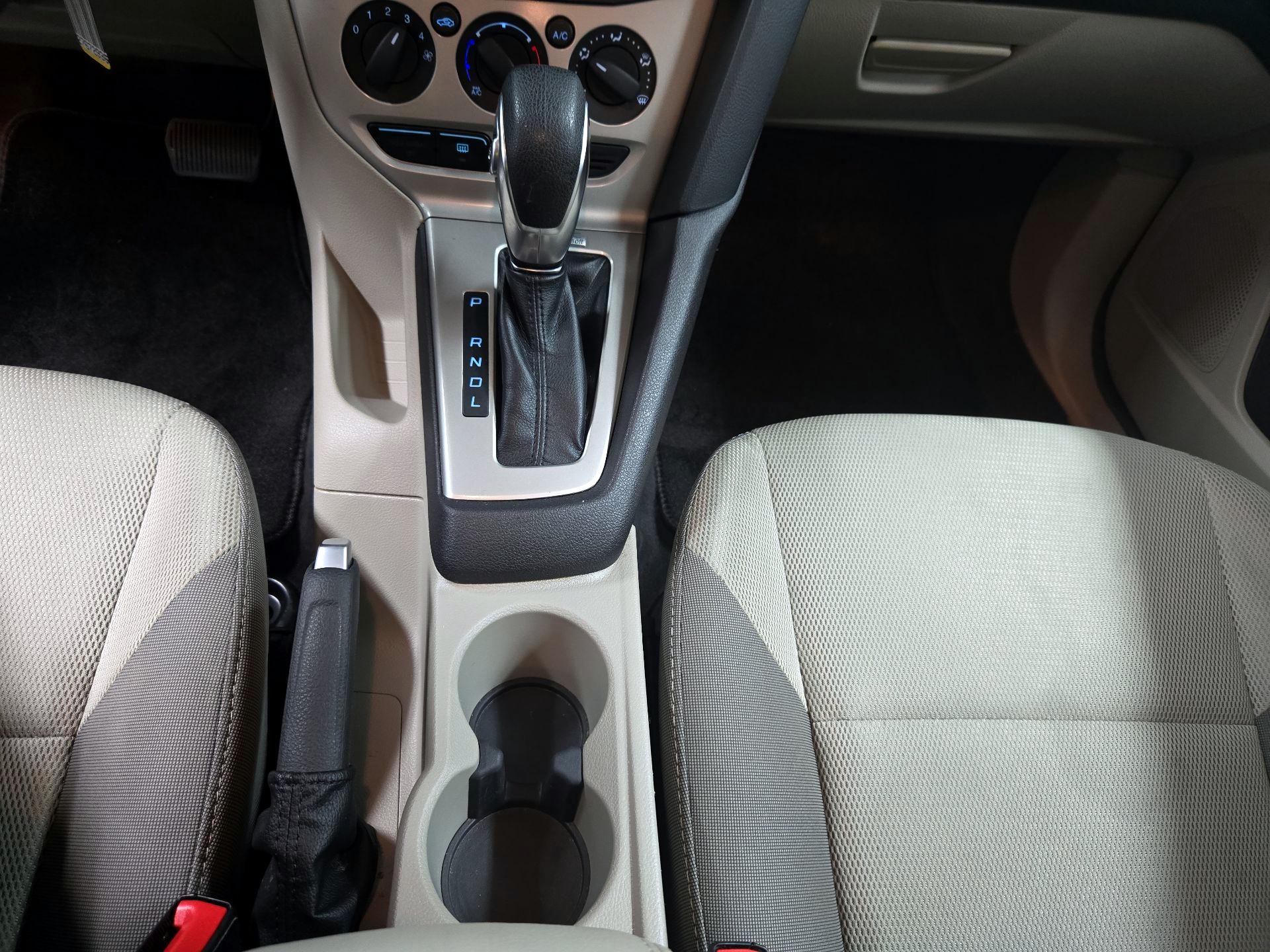 Thumbnail: 2014 Ford Focus - 16