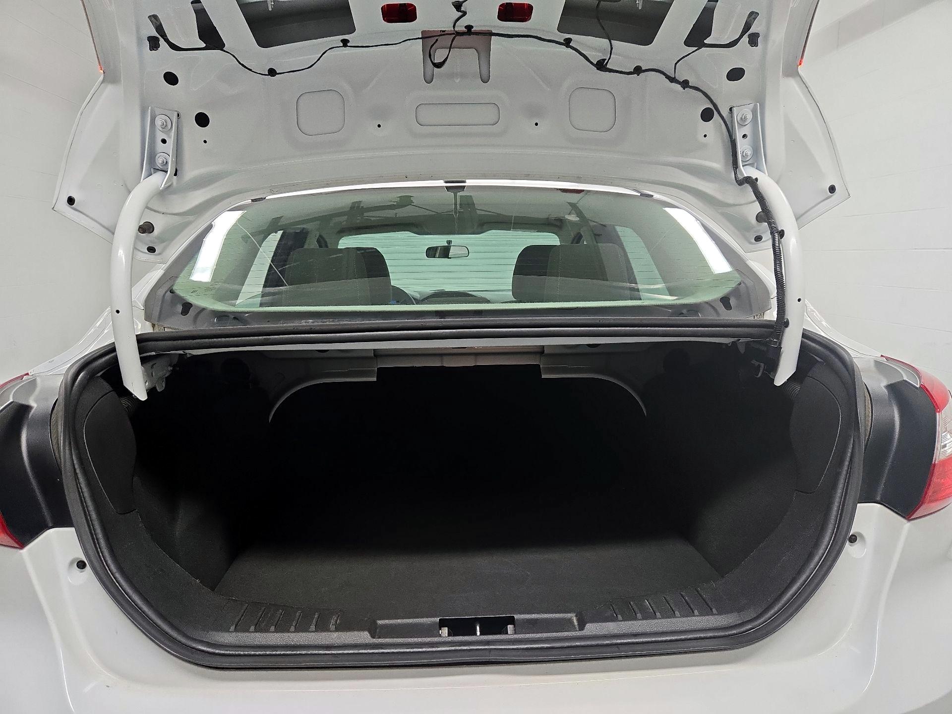 Thumbnail: 2014 Ford Focus - 19