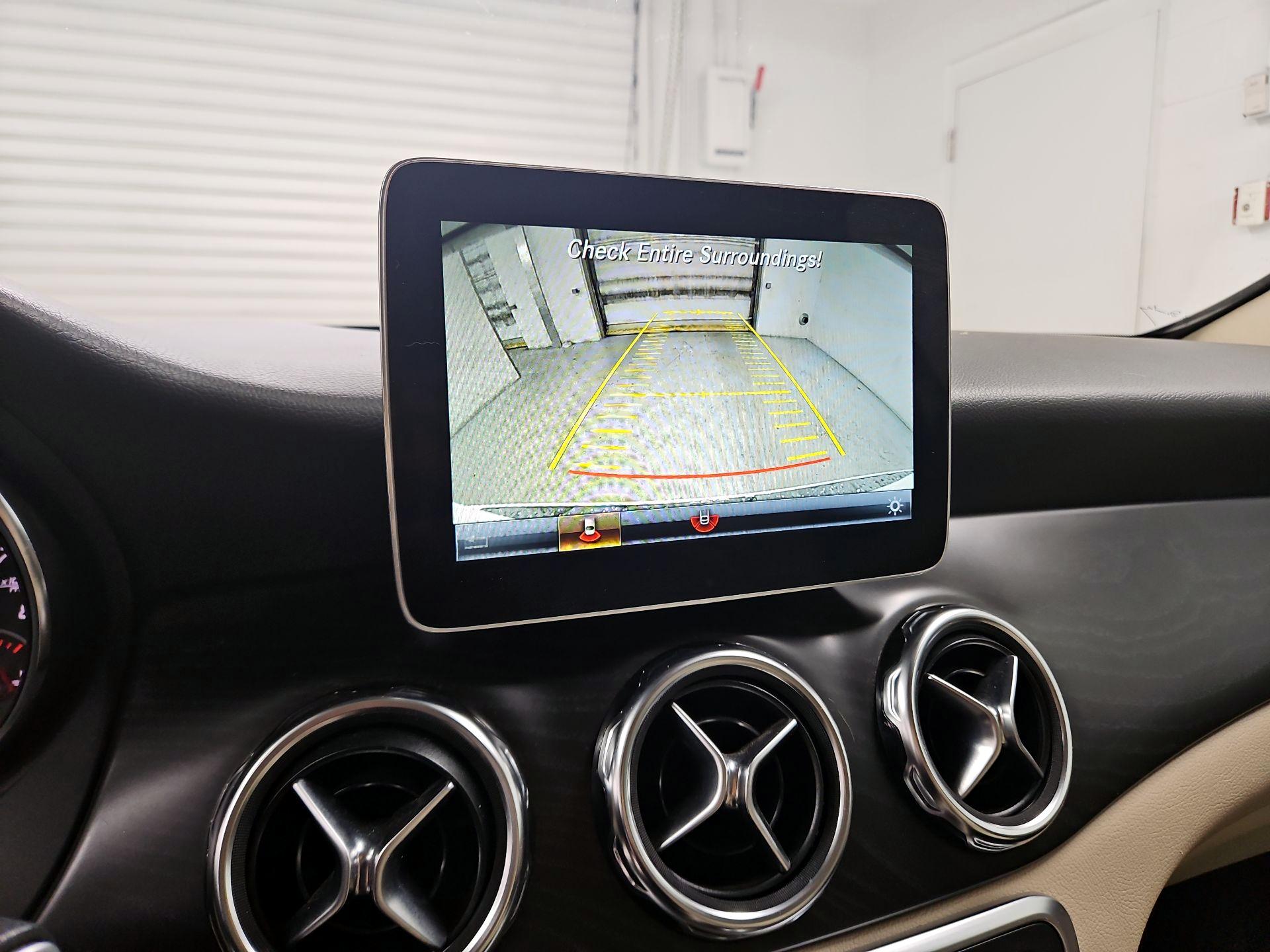 Thumbnail: 2019 Mercedes-Benz GLA - 15