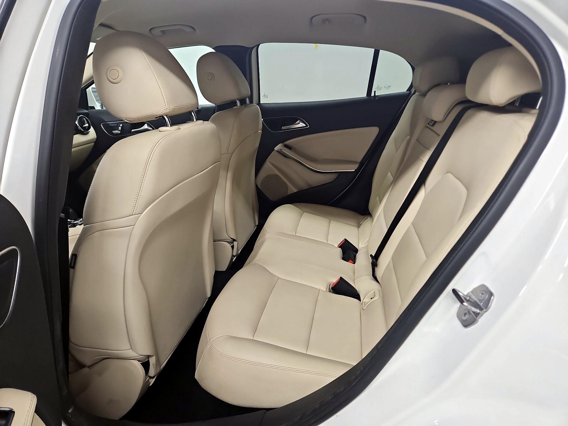 Thumbnail: 2019 Mercedes-Benz GLA - 20
