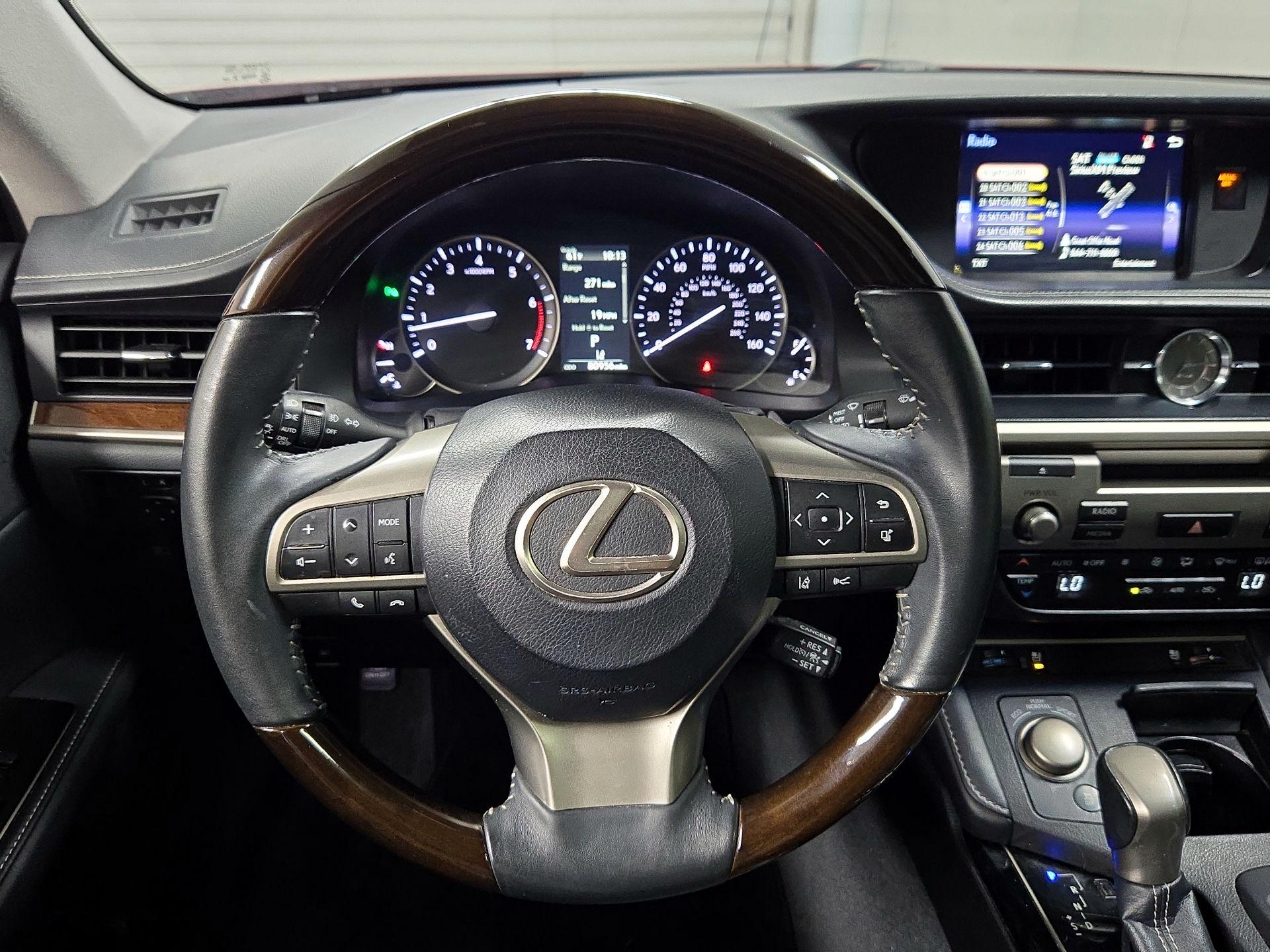 Thumbnail: 2017 Lexus ES - 10