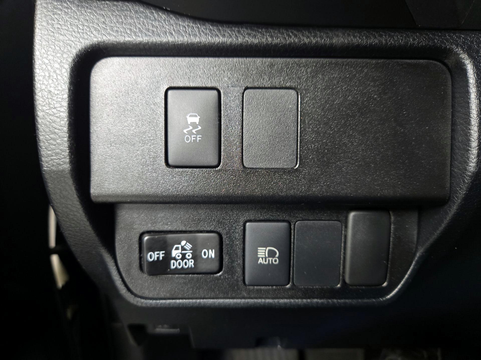 Thumbnail: 2021 Toyota Tacoma - 13