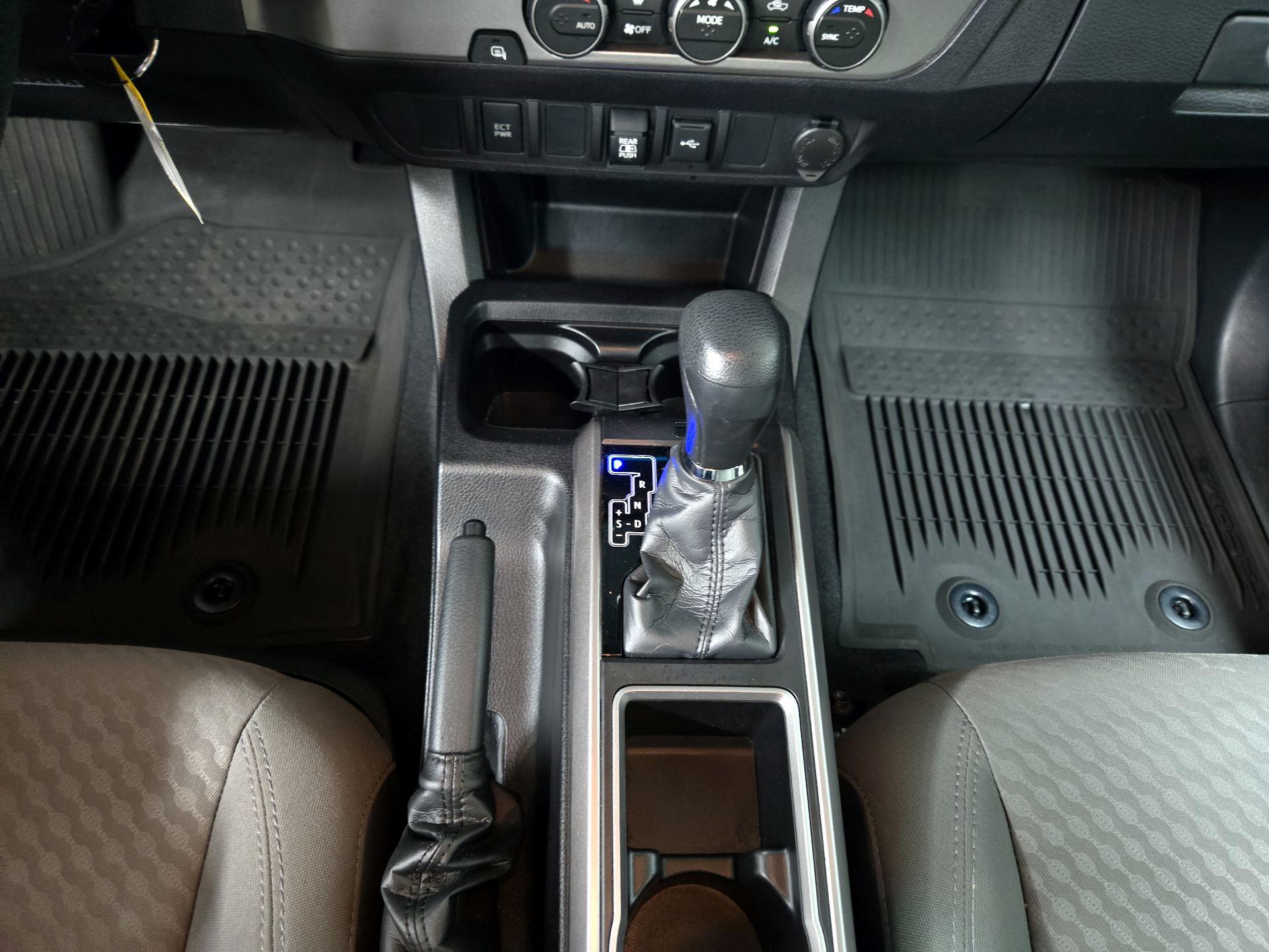 Thumbnail: 2021 Toyota Tacoma - 17