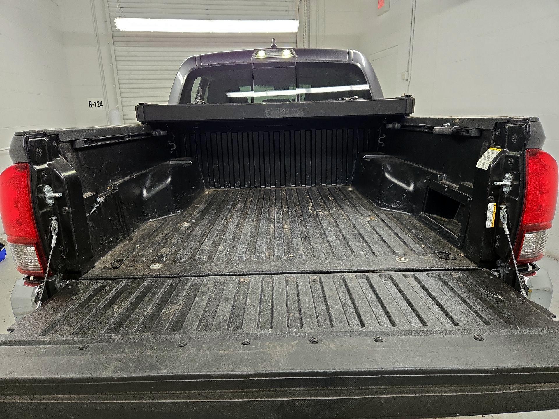 Thumbnail: 2021 Toyota Tacoma - 20