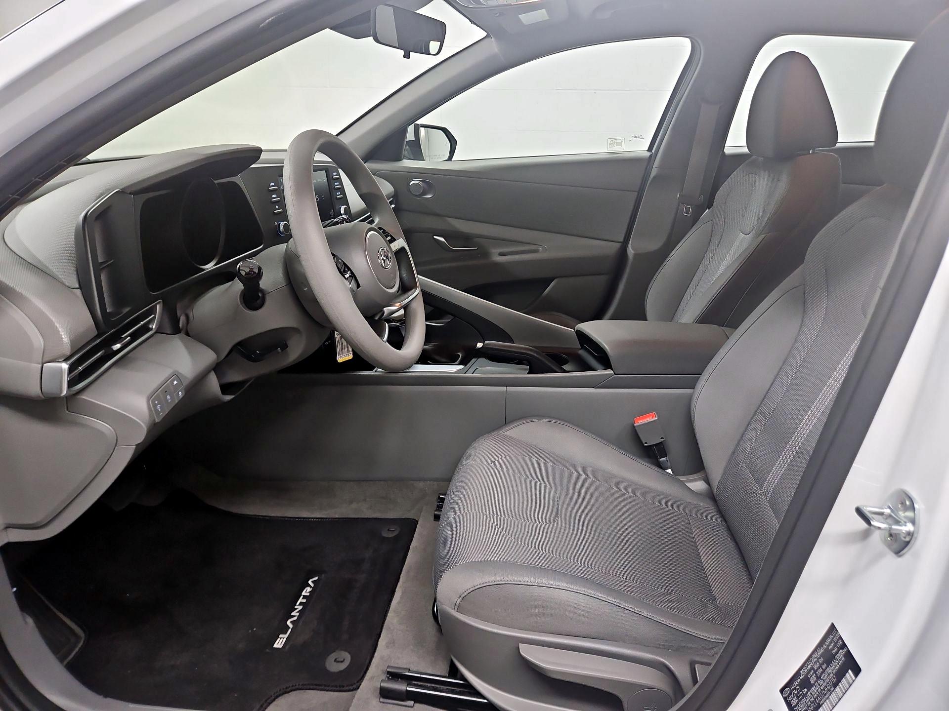 Thumbnail: 2021 Hyundai Elantra - 11