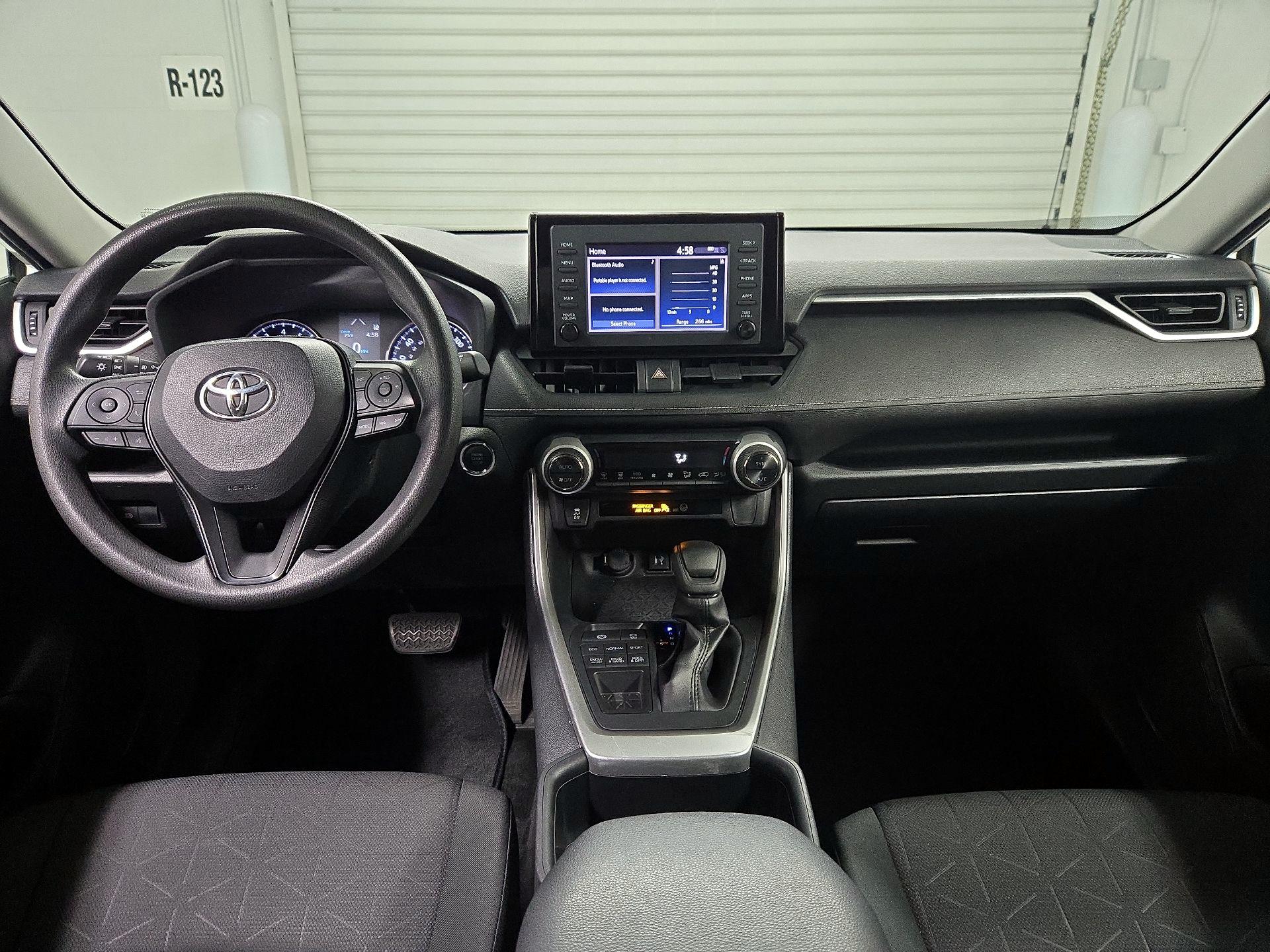 Thumbnail: 2019 Toyota RAV4 - 9