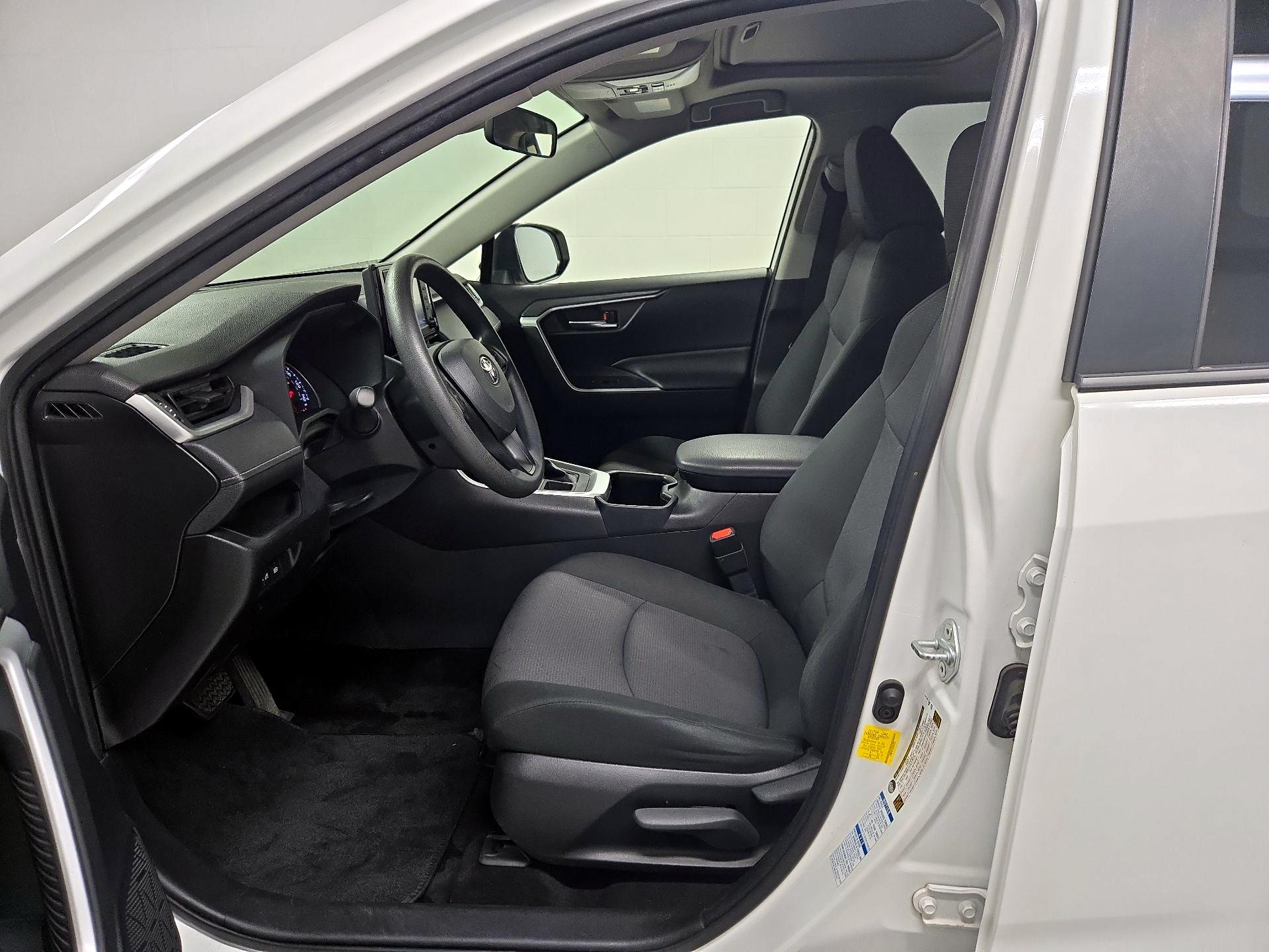 Thumbnail: 2019 Toyota RAV4 - 11