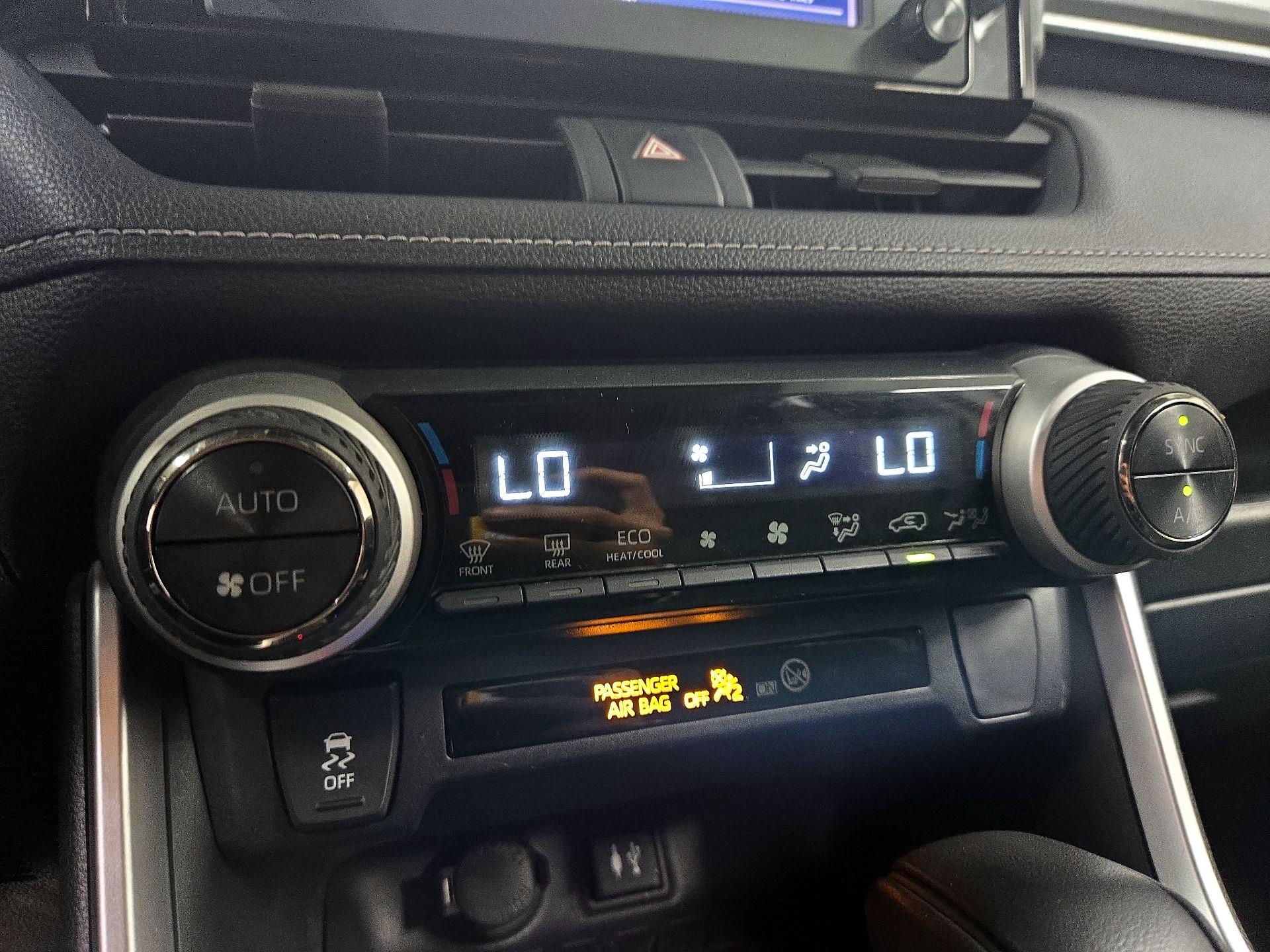 Thumbnail: 2019 Toyota RAV4 - 16